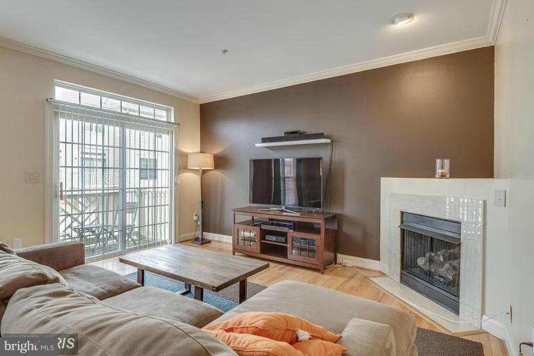 POTOMAC LAKES - Residential Lease