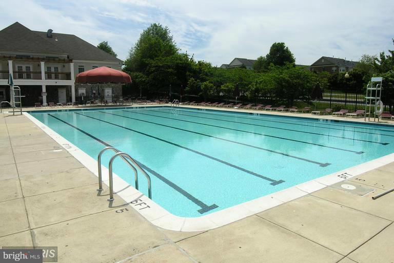 POTOMAC LAKES - Residential Lease