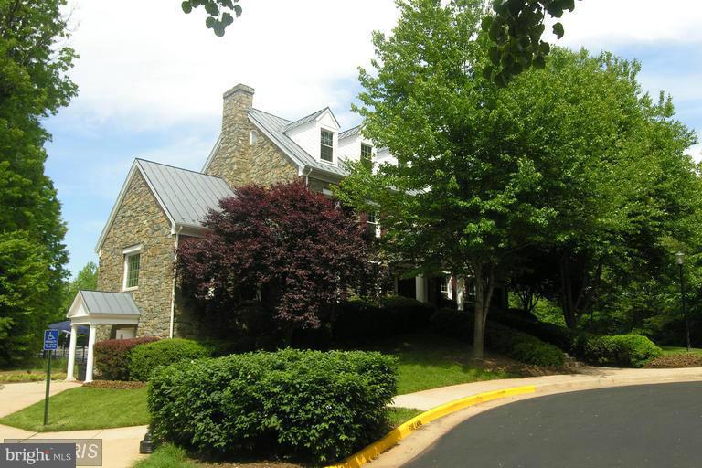 POTOMAC LAKES - Residential Lease