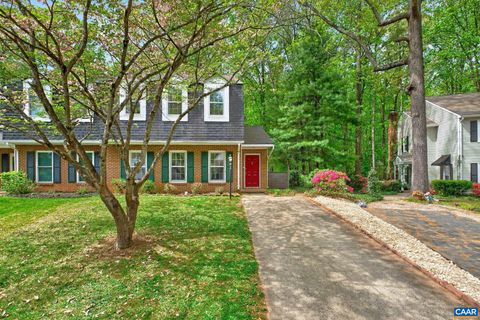 Townhouse For Sale - 326 Westfield Rd Rd<br/> CHARLOTTESVILLE, VA 22901