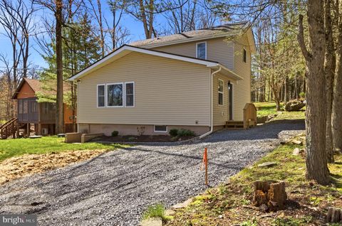 Photo of 410 Sunset Forest Drive, HAWLEY, PA 18428 (MLS # PAPI2000882)