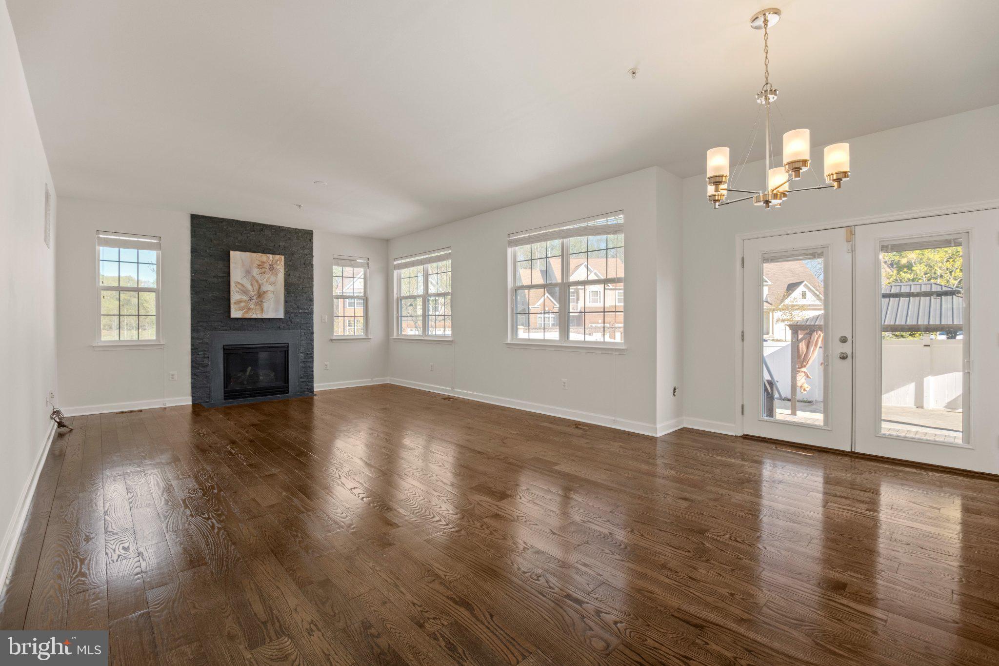 ST. CHARLES, GLENEAGLES SOUTH - Residential