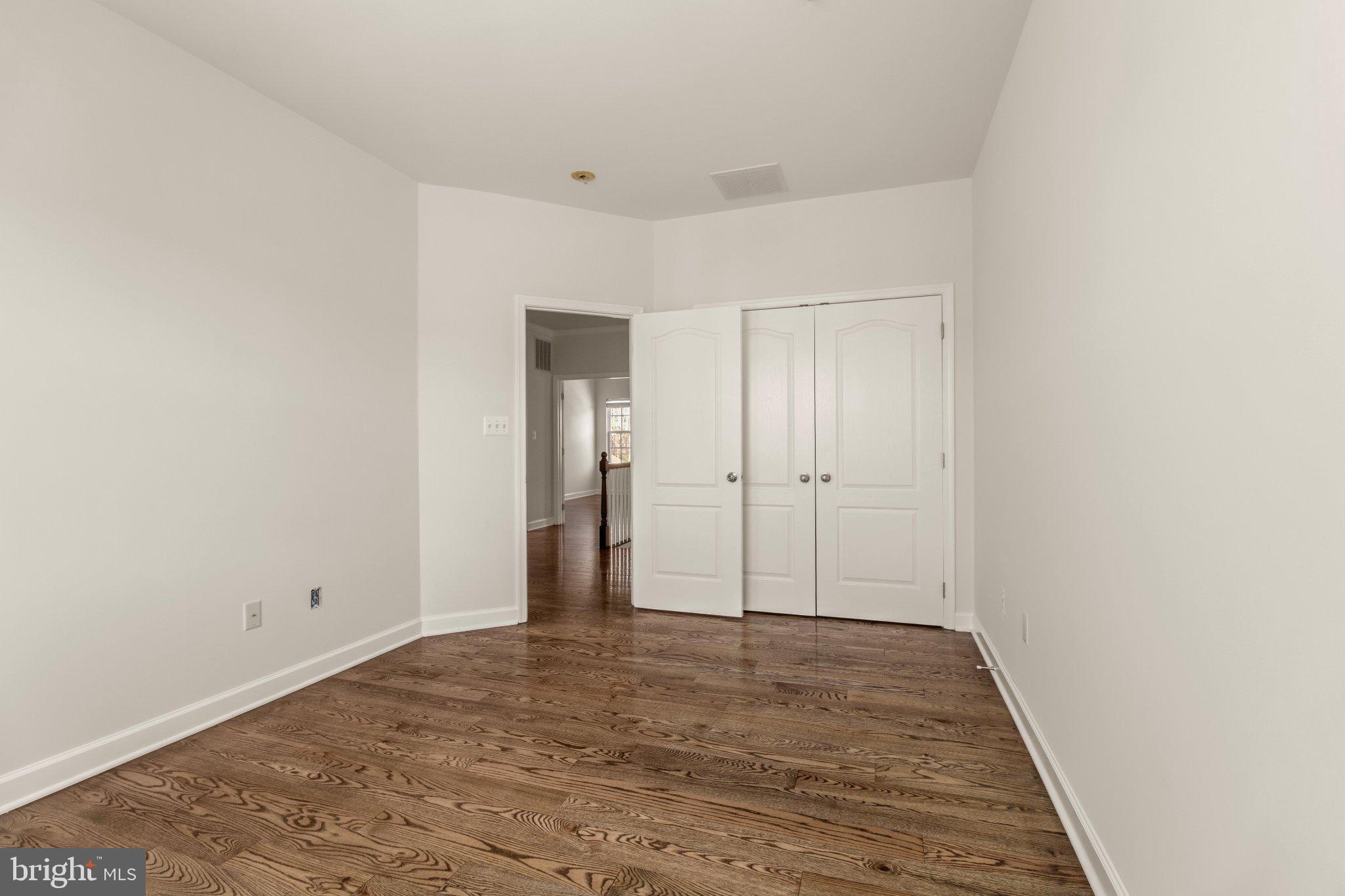 ST. CHARLES, GLENEAGLES SOUTH - Residential