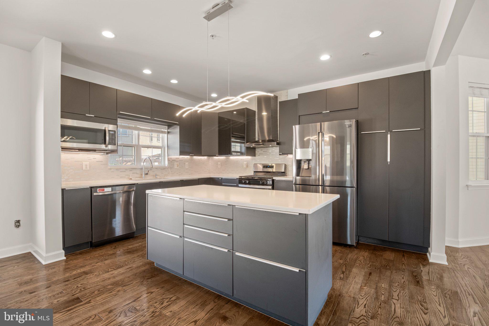 ST. CHARLES, GLENEAGLES SOUTH - Residential