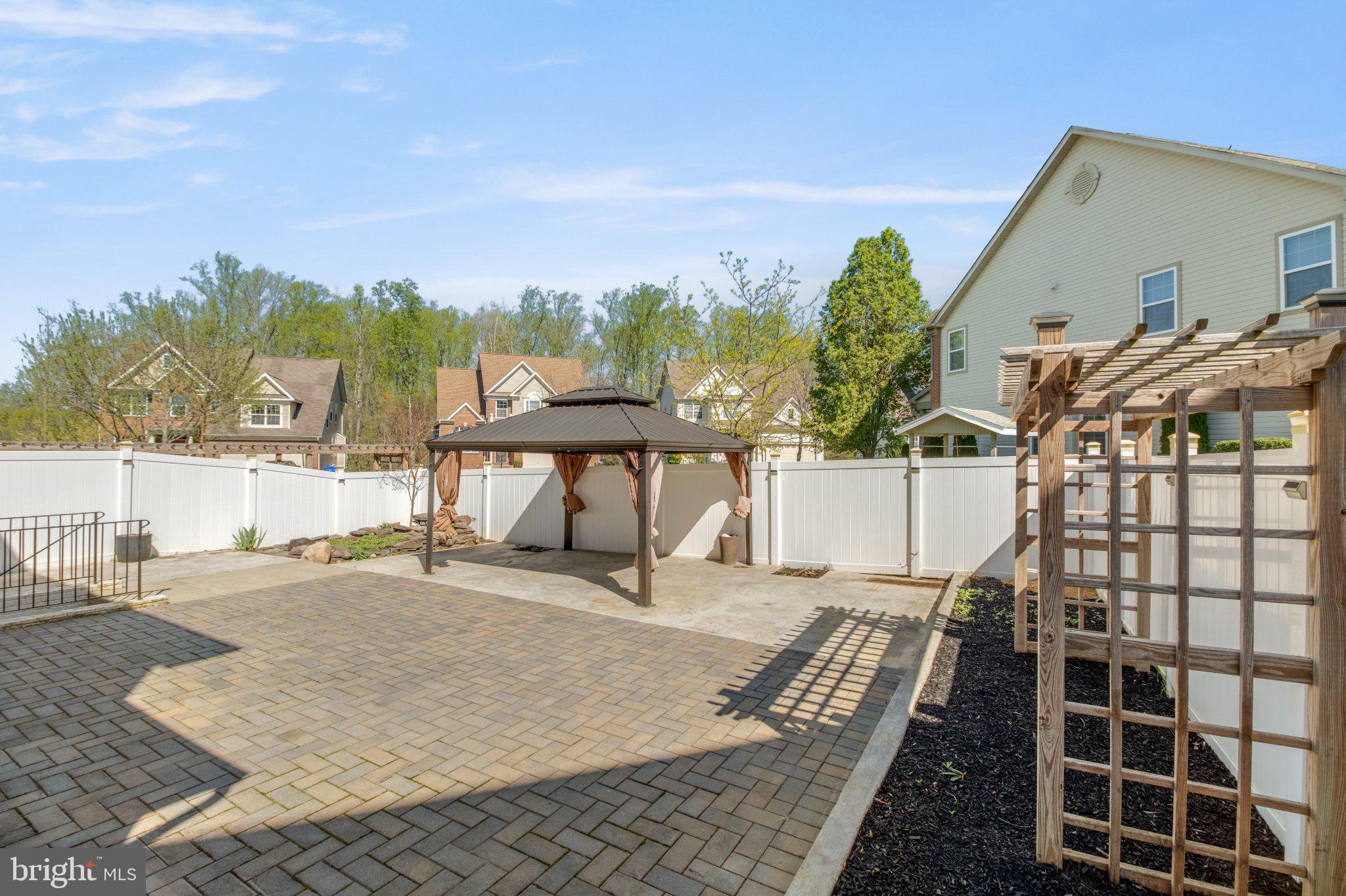 ST. CHARLES, GLENEAGLES SOUTH - Residential