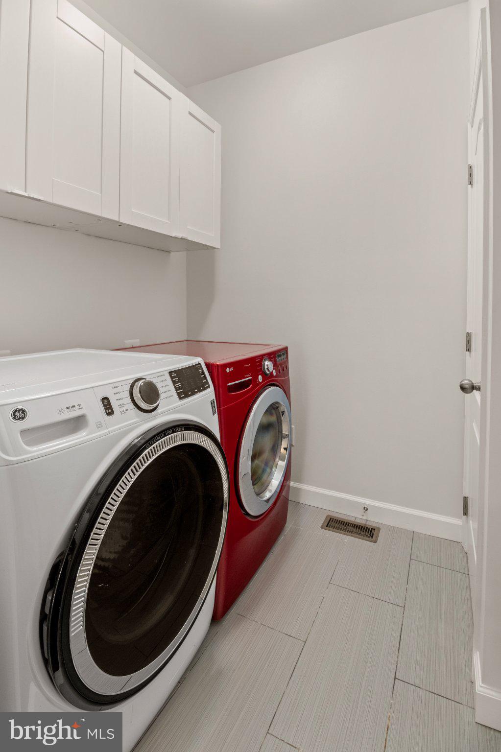 ST. CHARLES, GLENEAGLES SOUTH - Residential