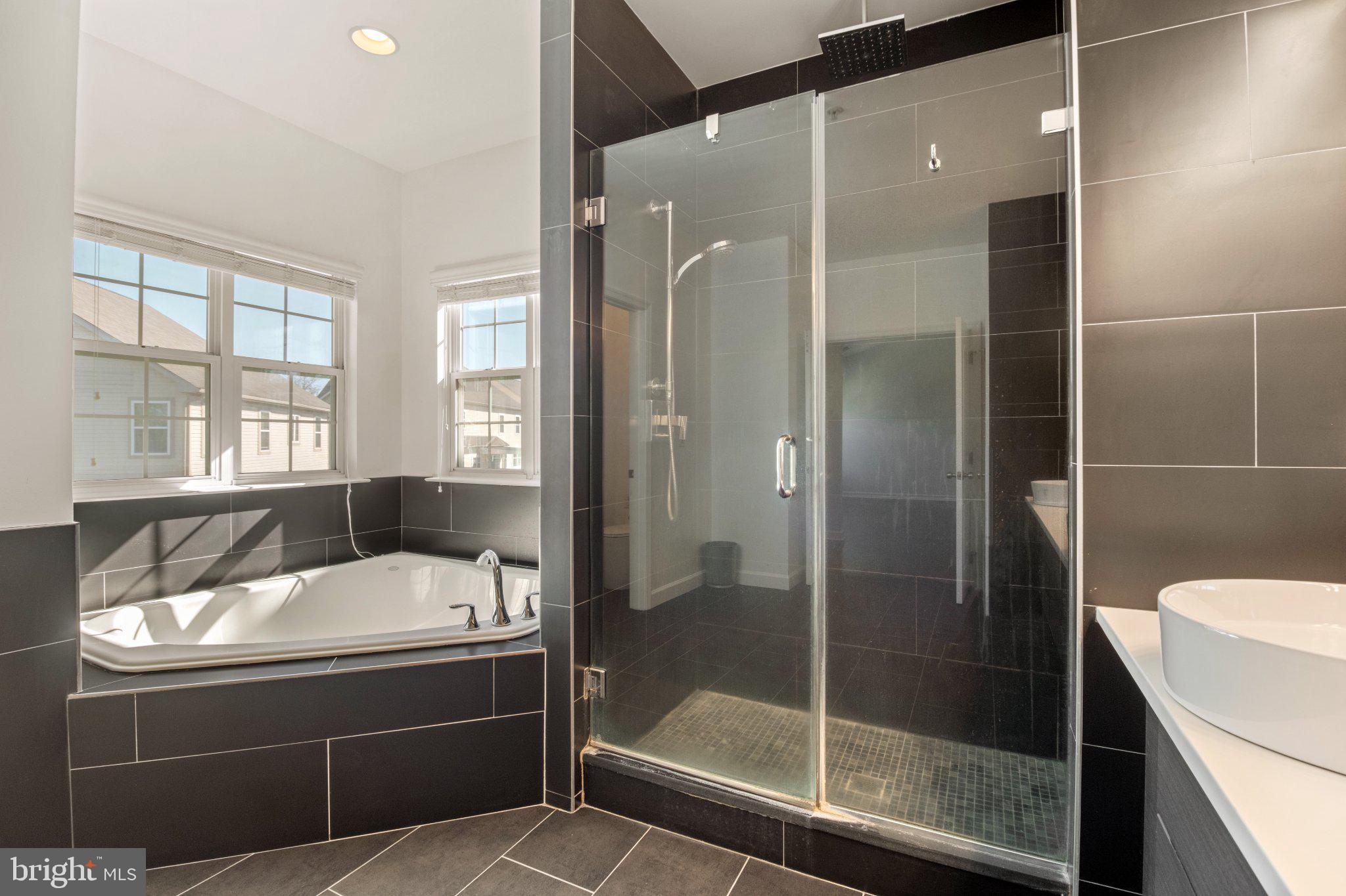 ST. CHARLES, GLENEAGLES SOUTH - Residential