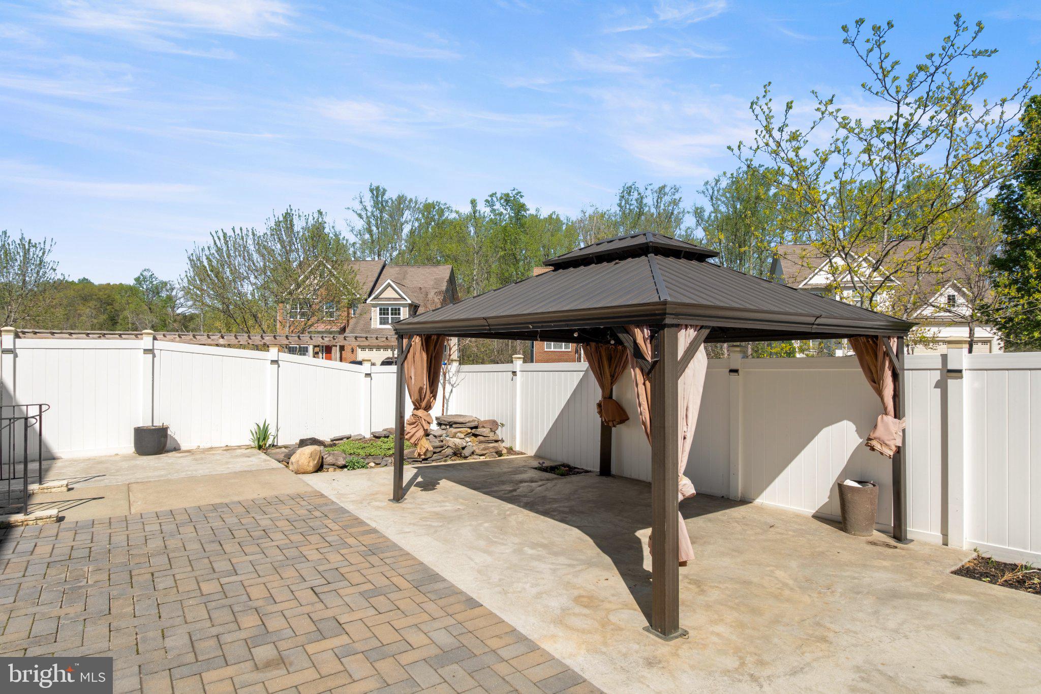 ST. CHARLES, GLENEAGLES SOUTH - Residential