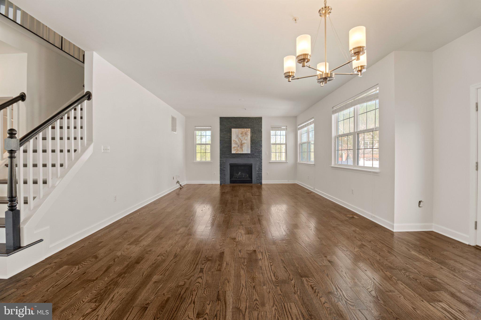 ST. CHARLES, GLENEAGLES SOUTH - Residential