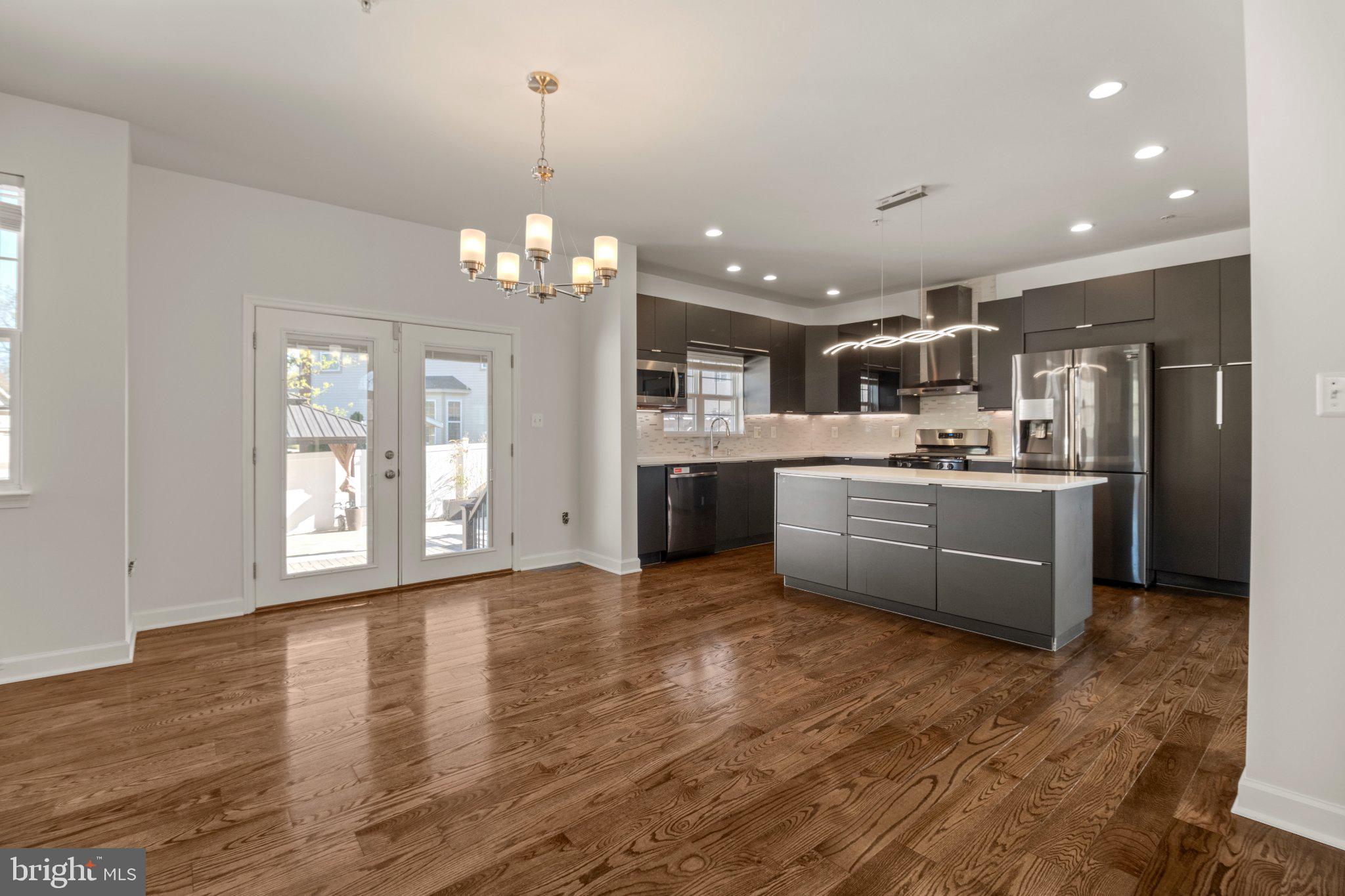 ST. CHARLES, GLENEAGLES SOUTH - Residential