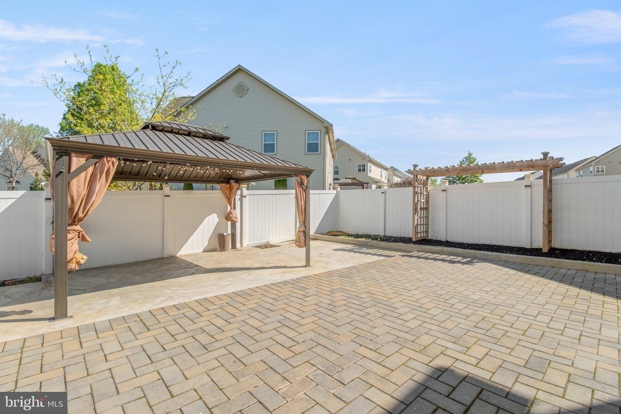 ST. CHARLES, GLENEAGLES SOUTH - Residential