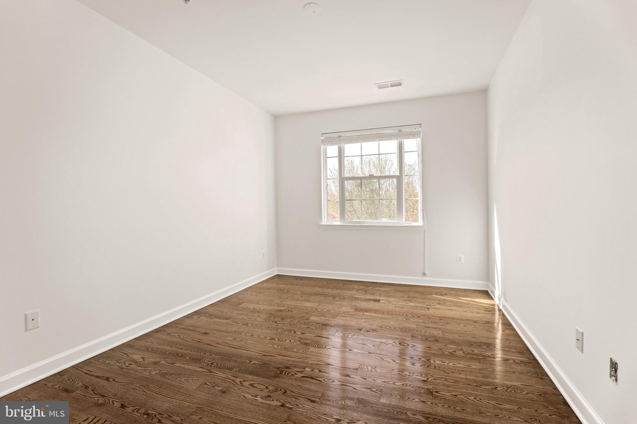 ST. CHARLES, GLENEAGLES SOUTH - Residential