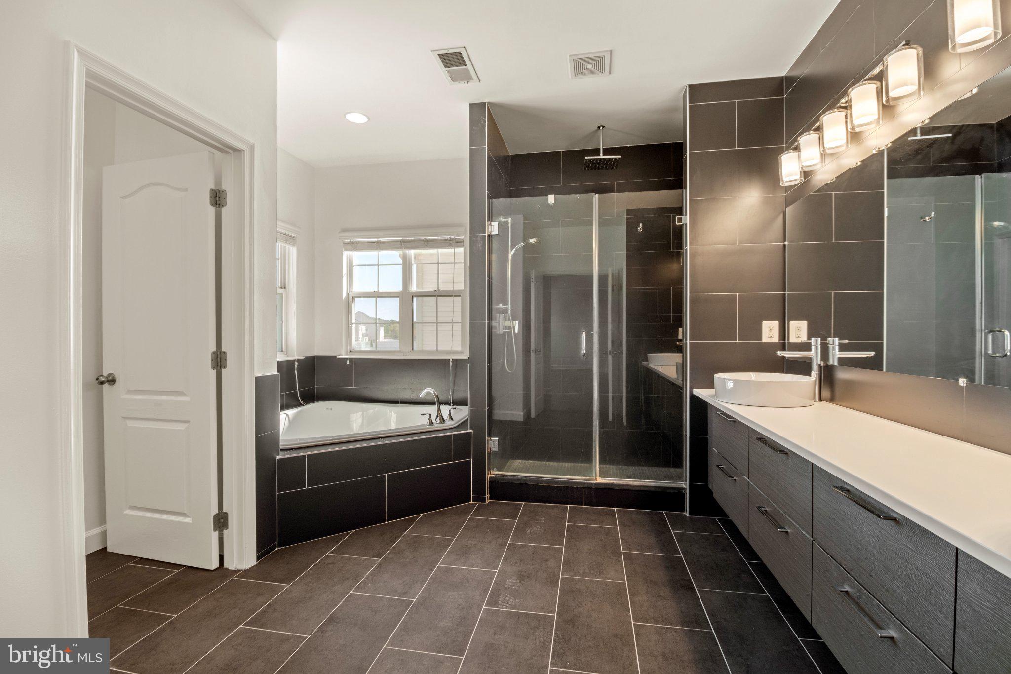 ST. CHARLES, GLENEAGLES SOUTH - Residential