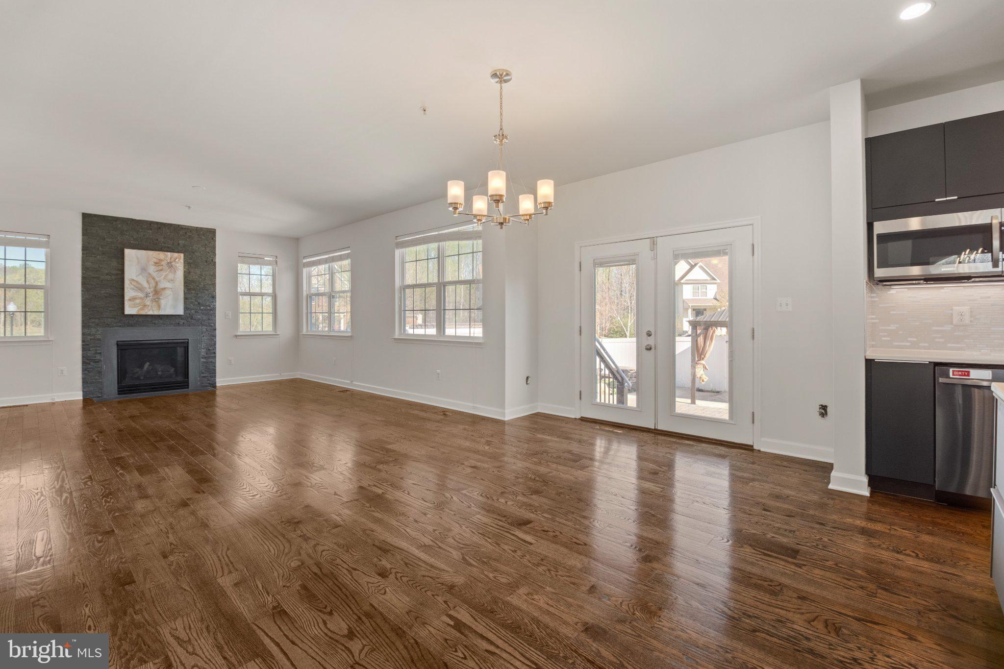 ST. CHARLES, GLENEAGLES SOUTH - Residential