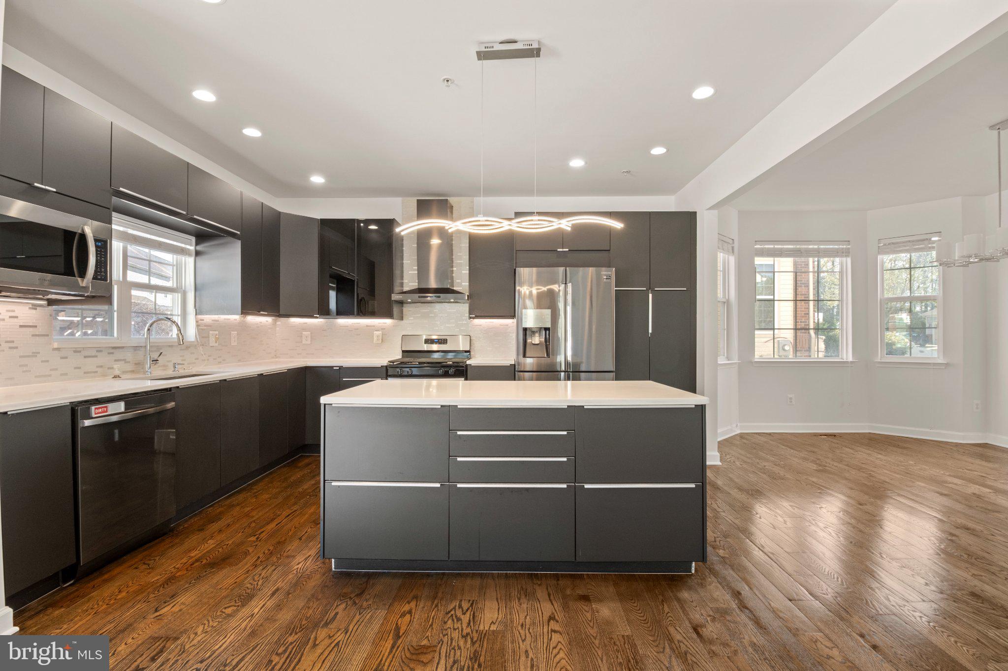 ST. CHARLES, GLENEAGLES SOUTH - Residential