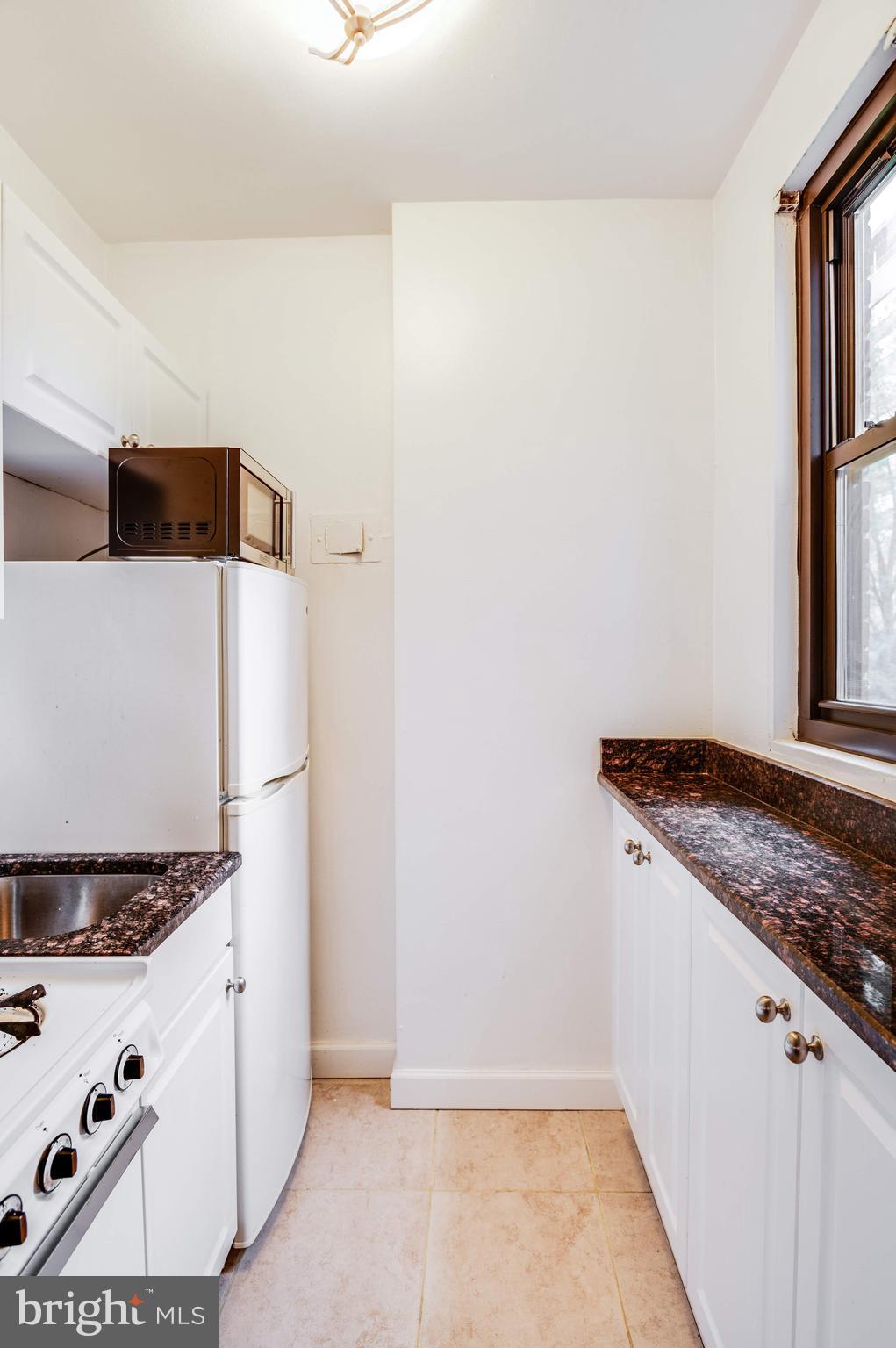 RIVER PLACE EAST - Residential Lease