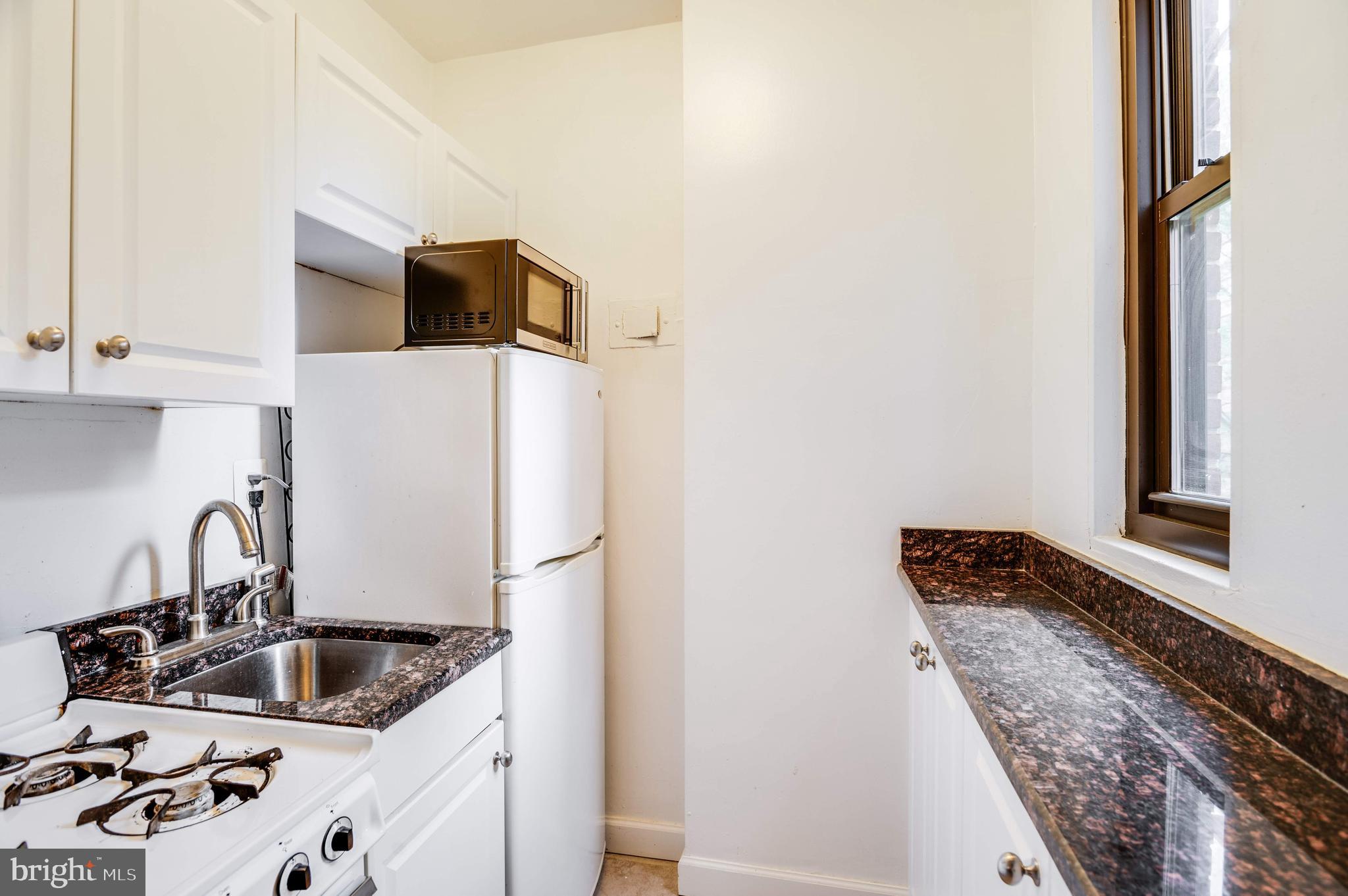 RIVER PLACE EAST - Residential Lease