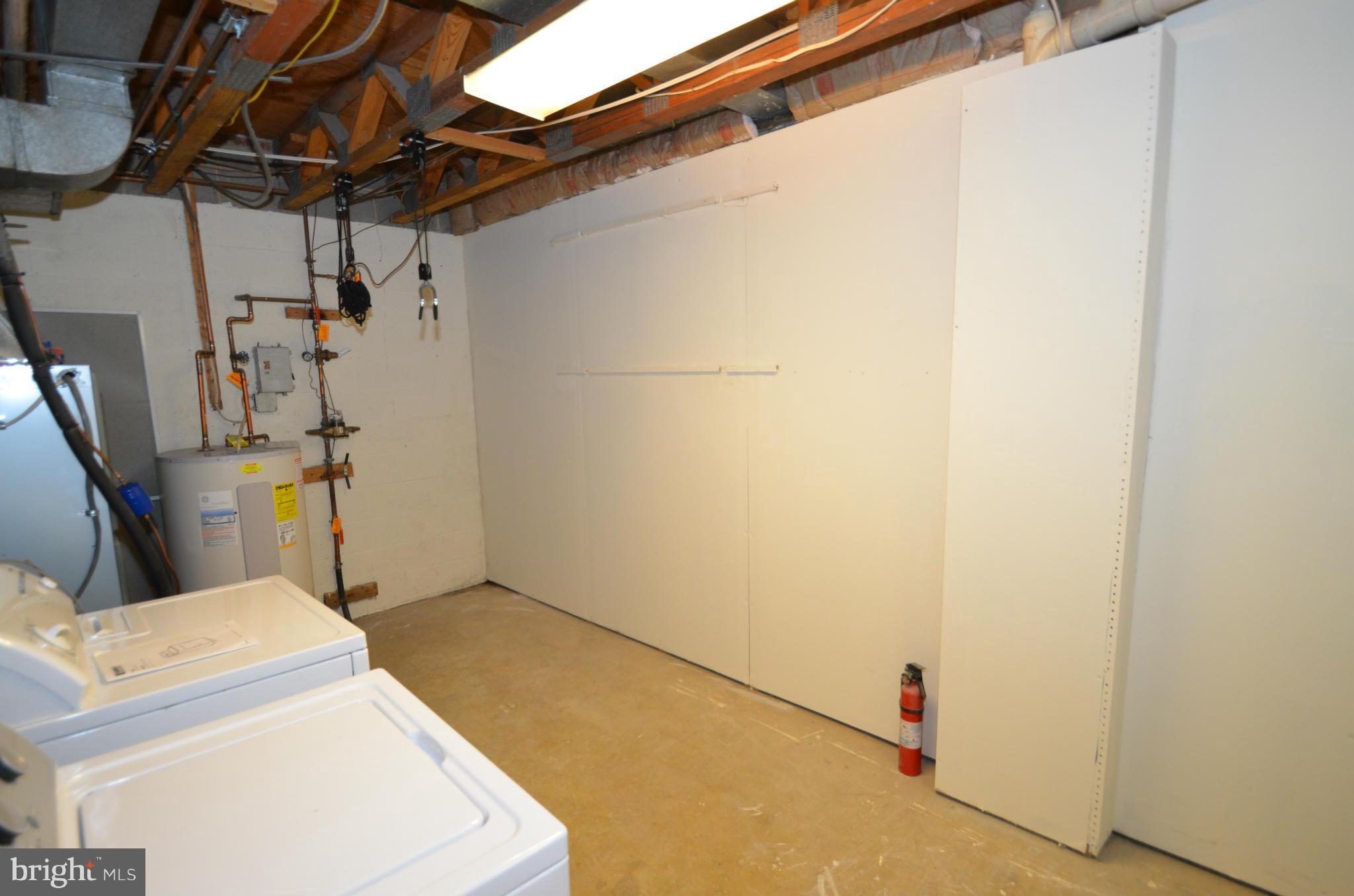 PINEWOOD STATION - Residential