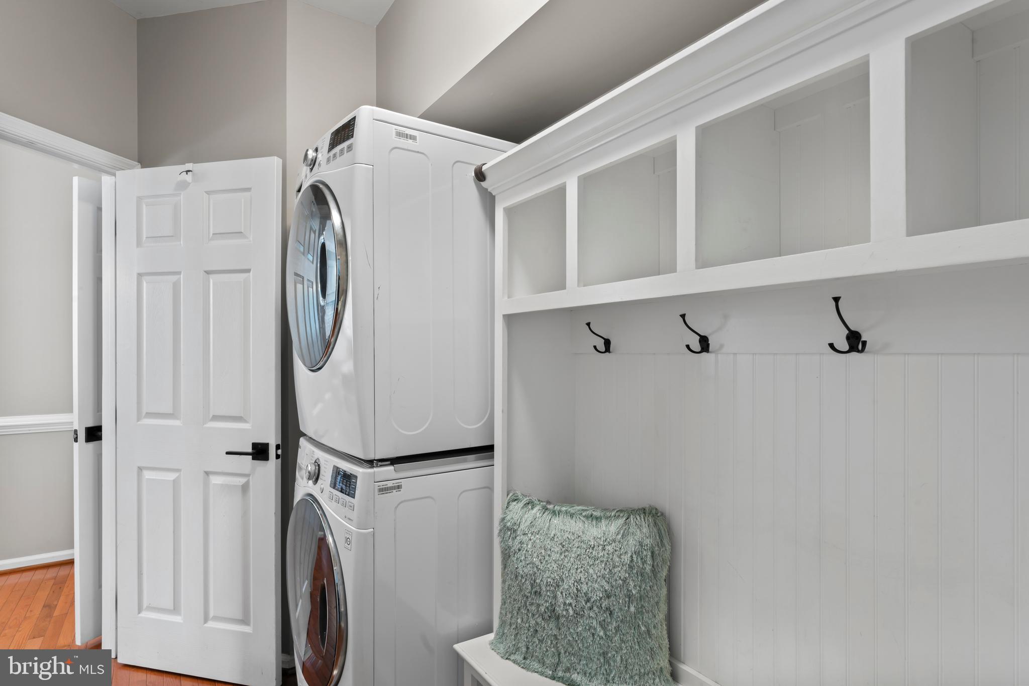 MONROE MANOR - Residential