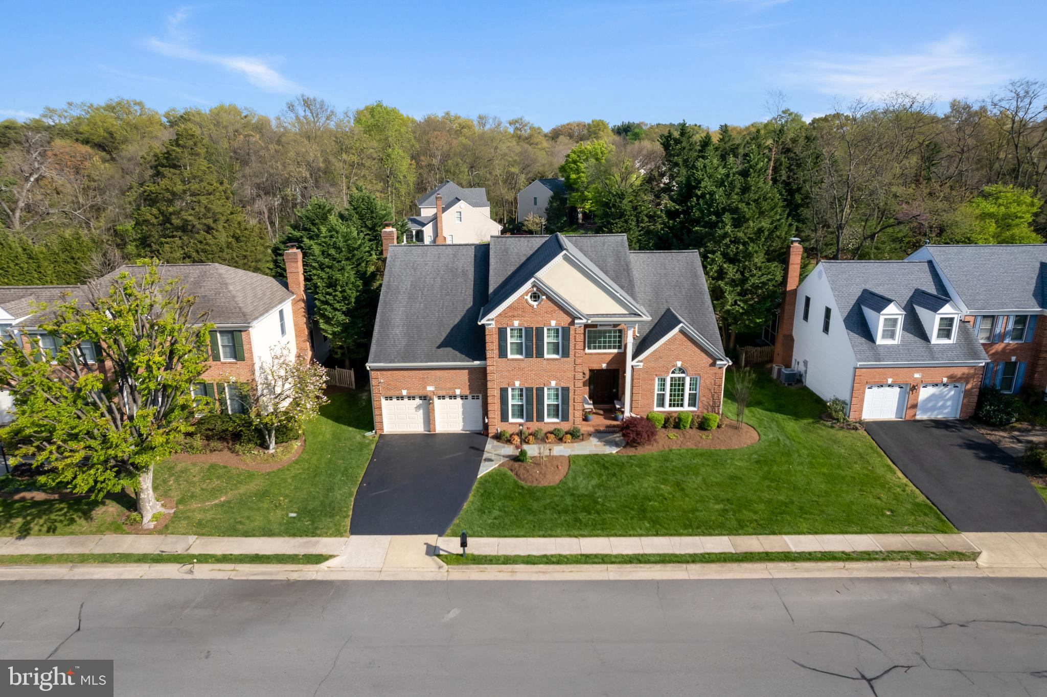 MONROE MANOR - Residential