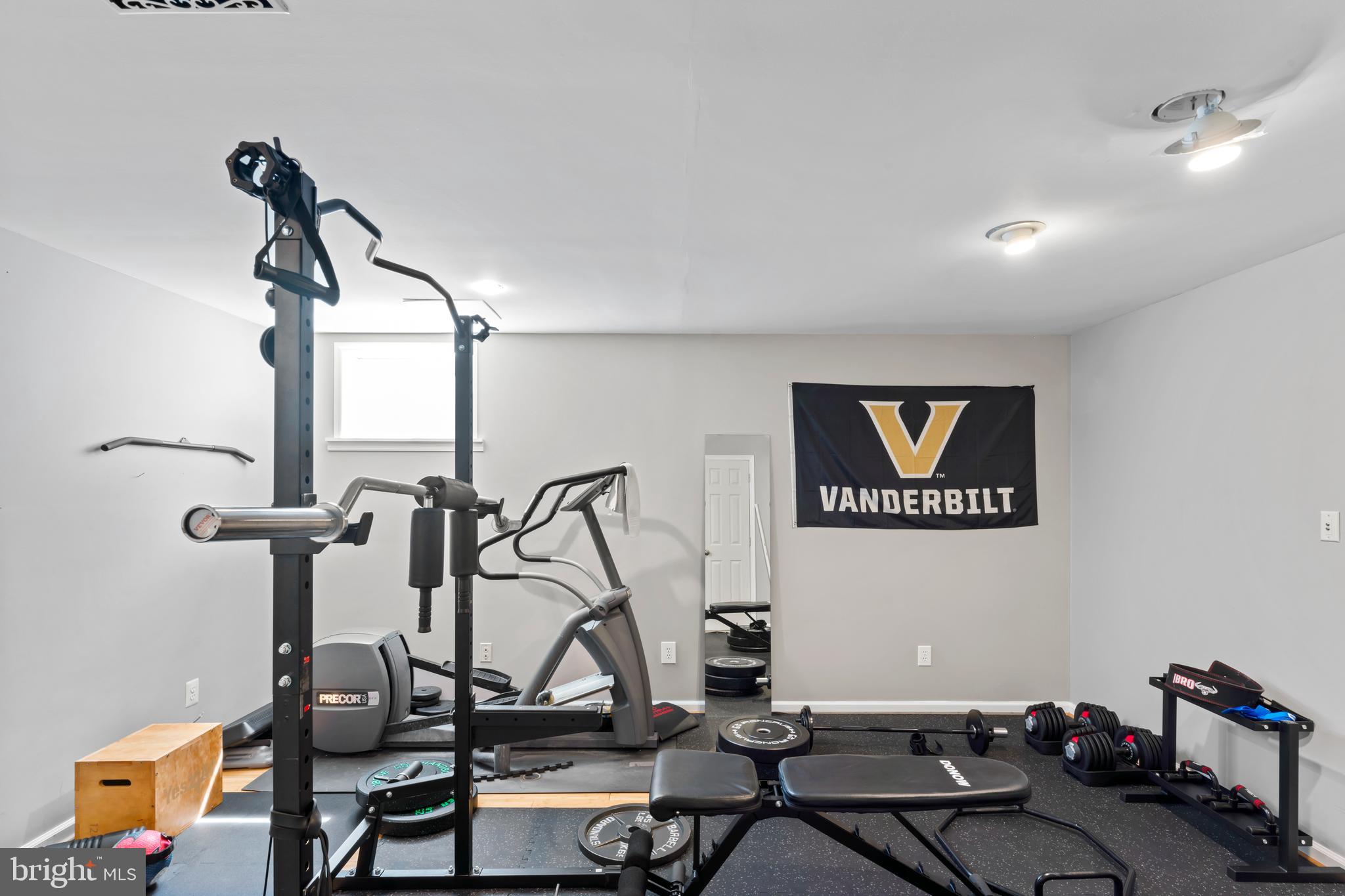 MONROE MANOR - Residential