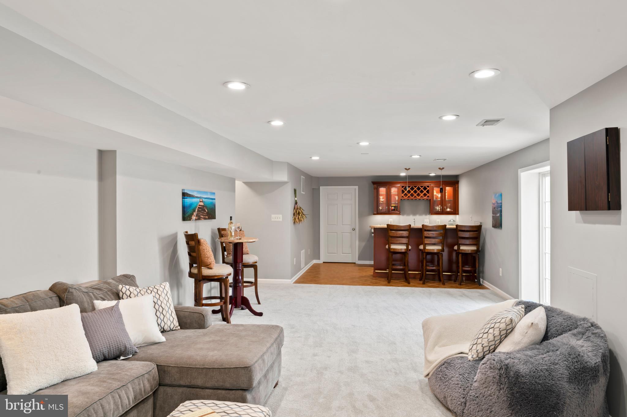 MONROE MANOR - Residential