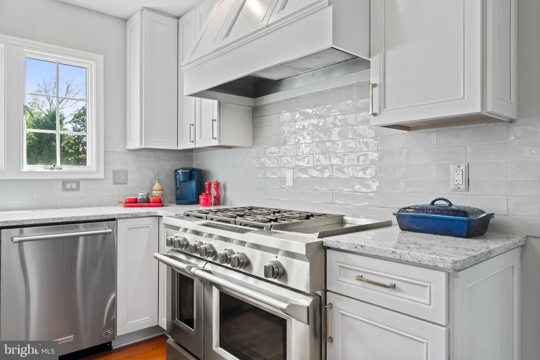 MONROE MANOR - Residential