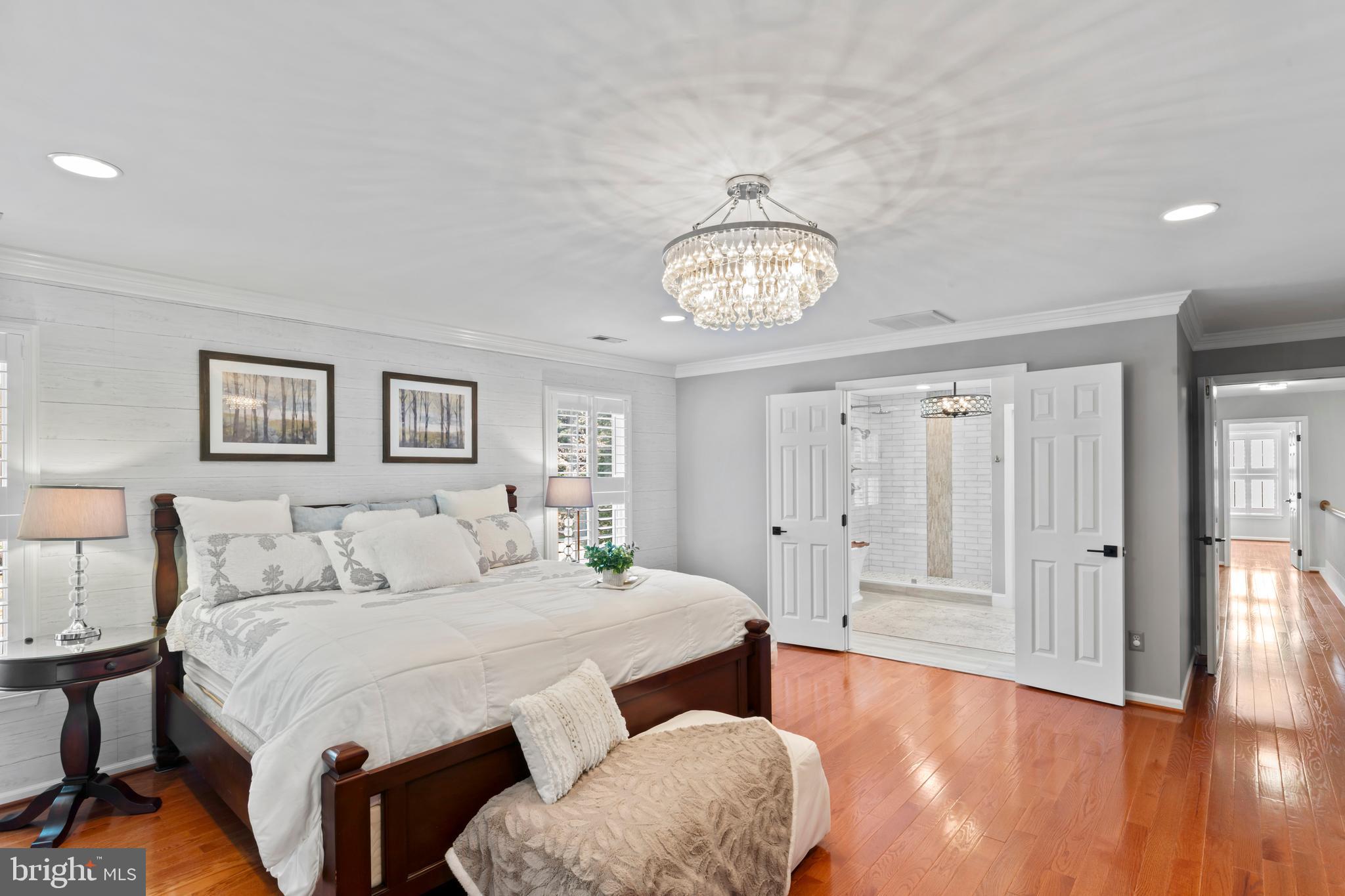 MONROE MANOR - Residential