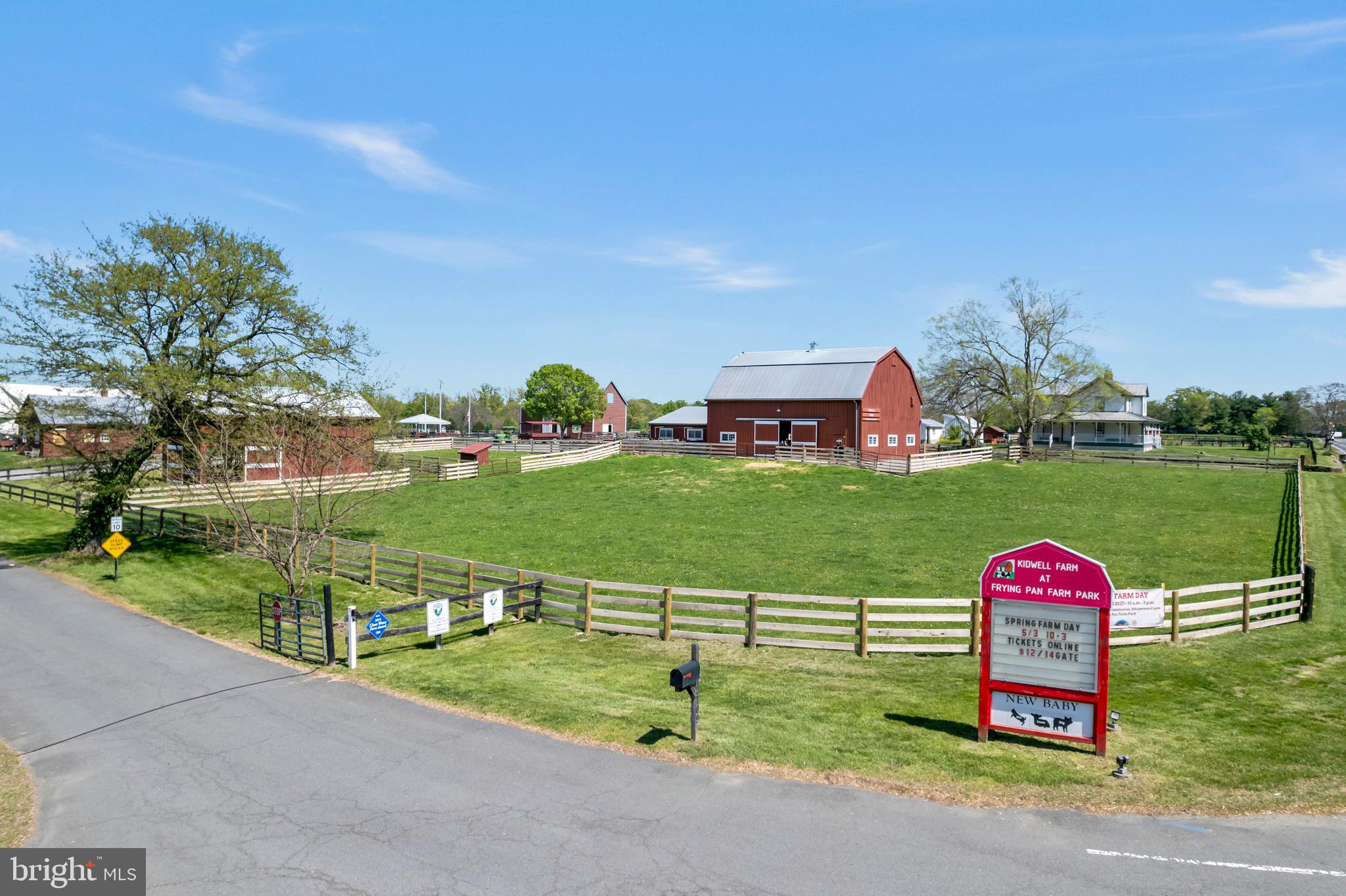 MONROE MANOR - Residential