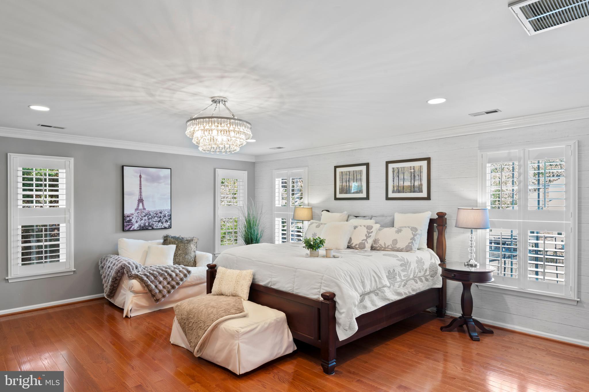 MONROE MANOR - Residential