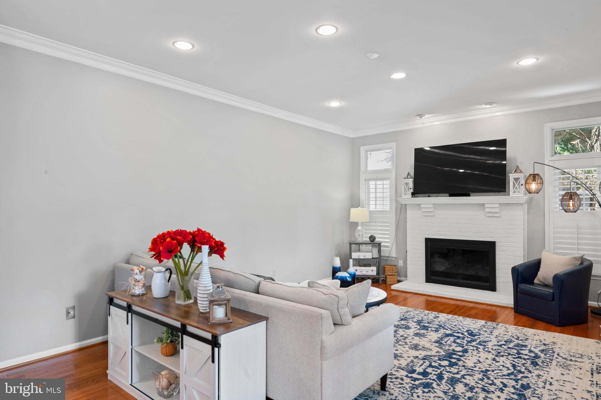 MONROE MANOR - Residential