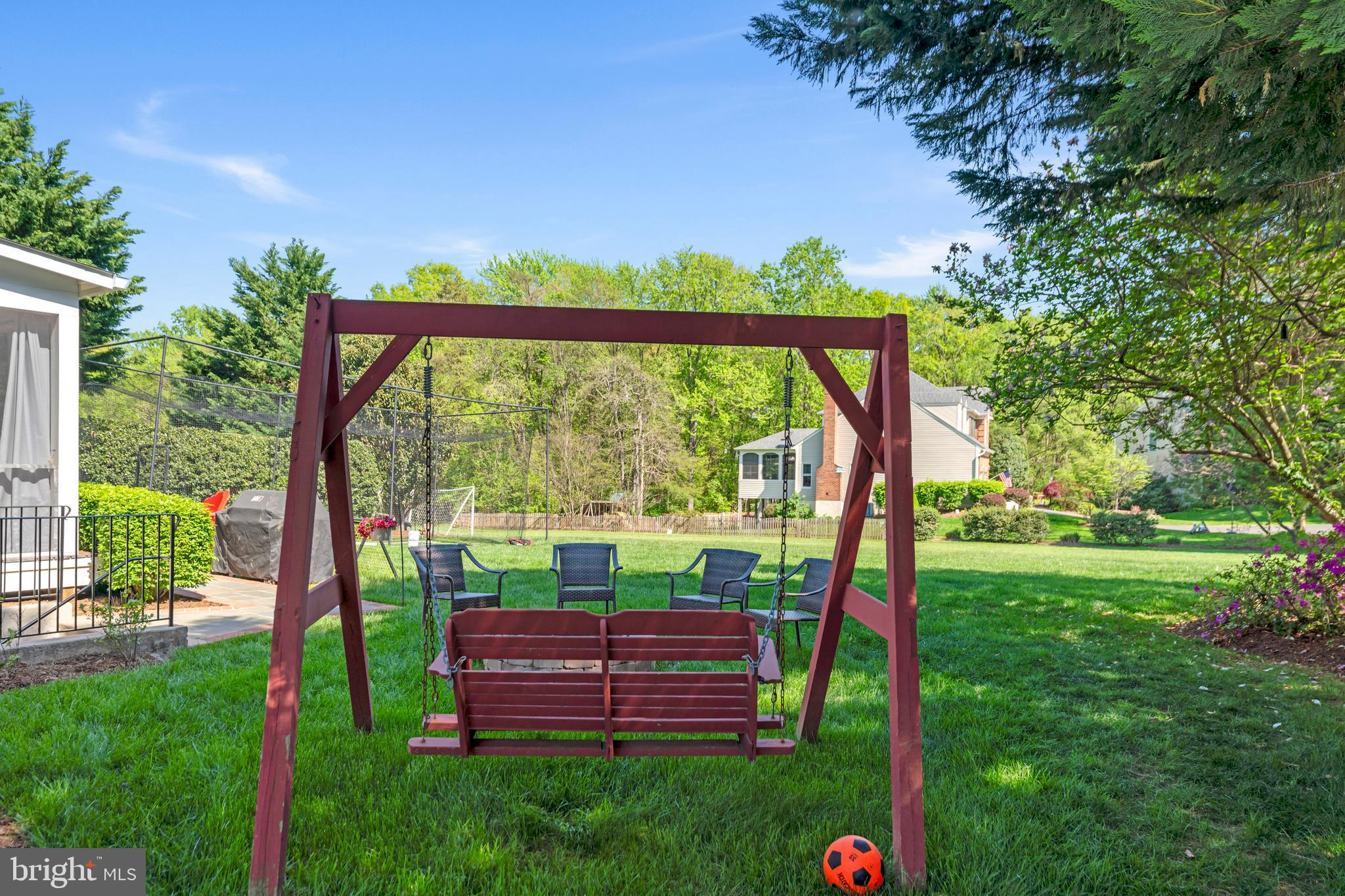 MONROE MANOR - Residential