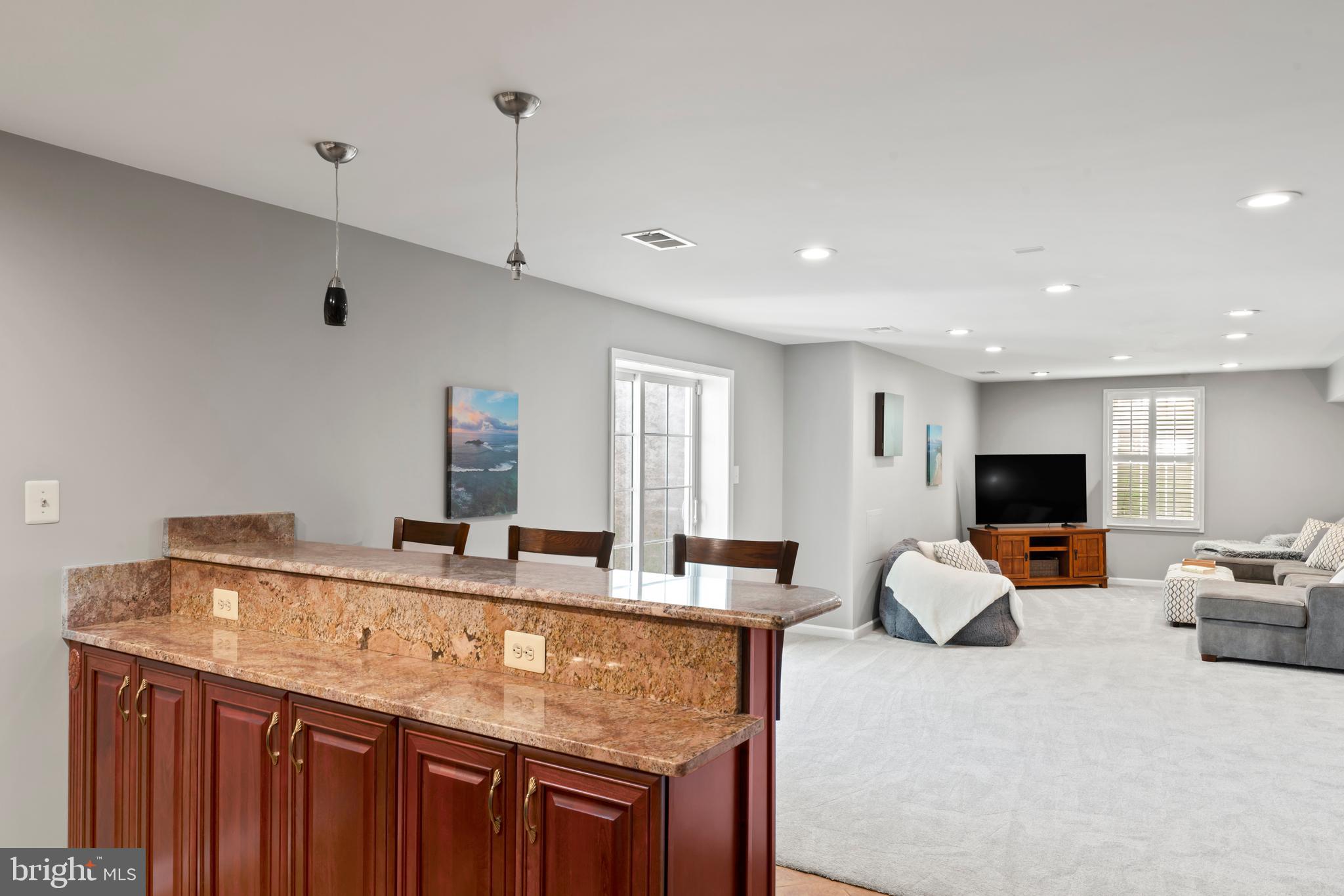 MONROE MANOR - Residential