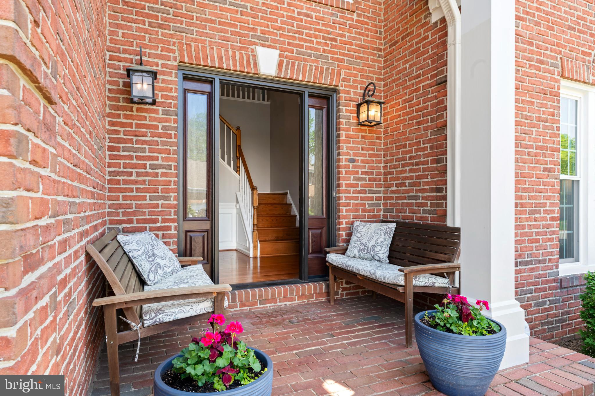 MONROE MANOR - Residential