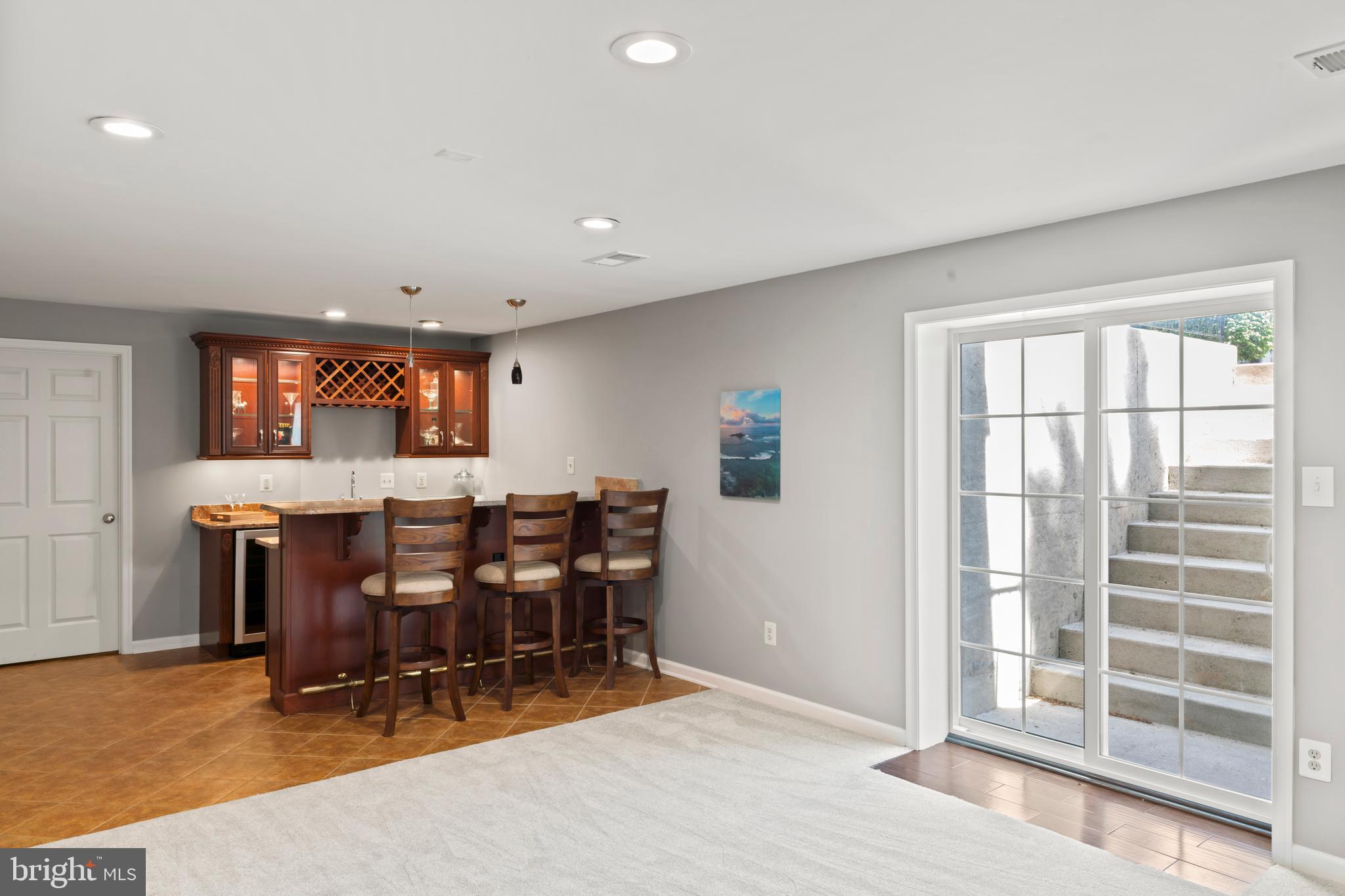 MONROE MANOR - Residential