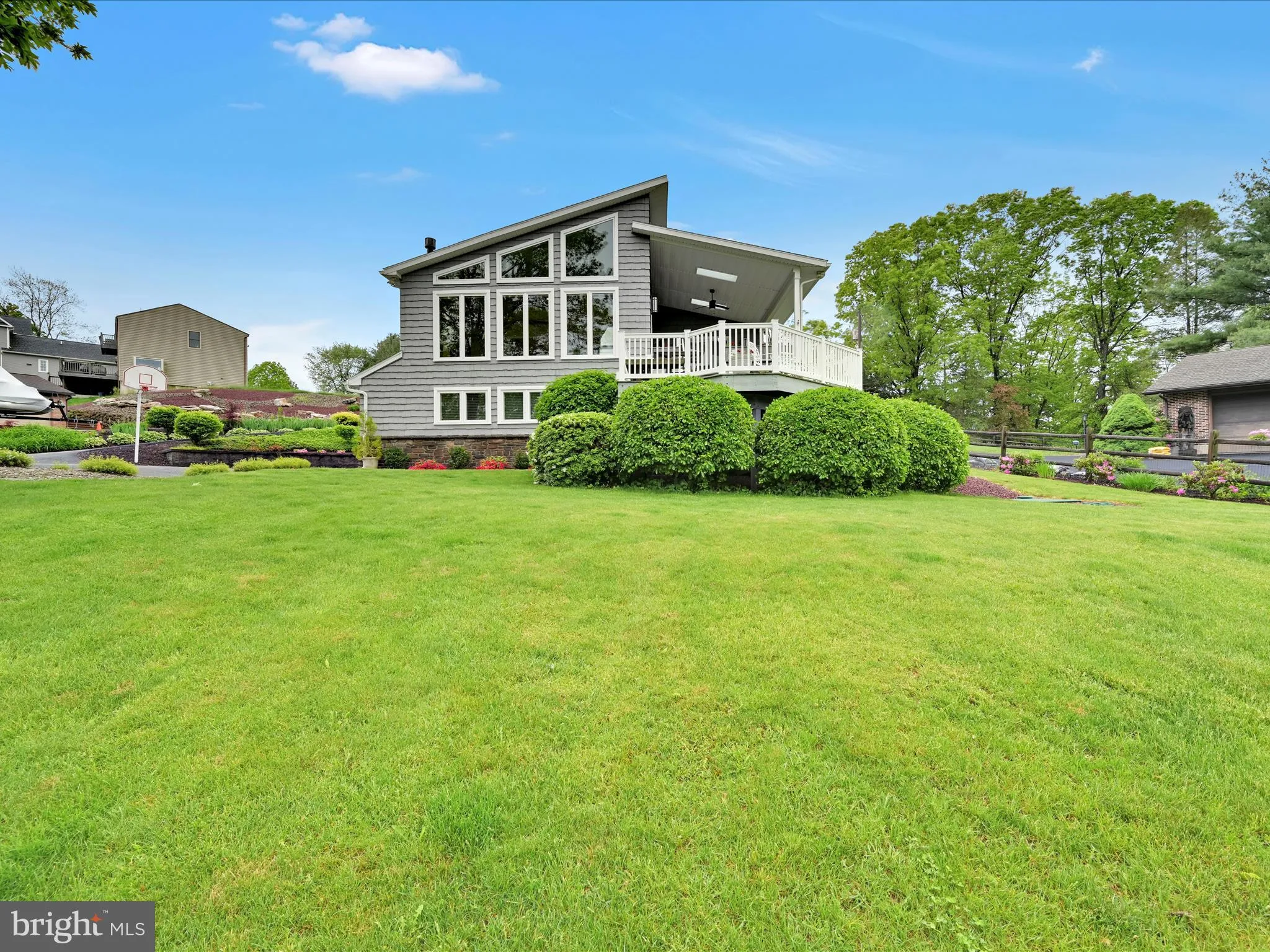 Auburn, Pennsylvania 17922, United States, 3 Bedrooms Bedrooms, ,3 BathroomsBathrooms,Residential,Pending,131015