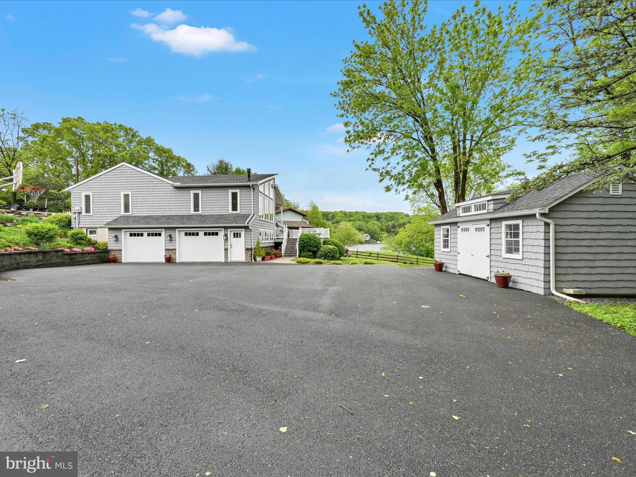 Auburn, Pennsylvania 17922, United States, 3 Bedrooms Bedrooms, ,3 BathroomsBathrooms,Residential,Pending,131015