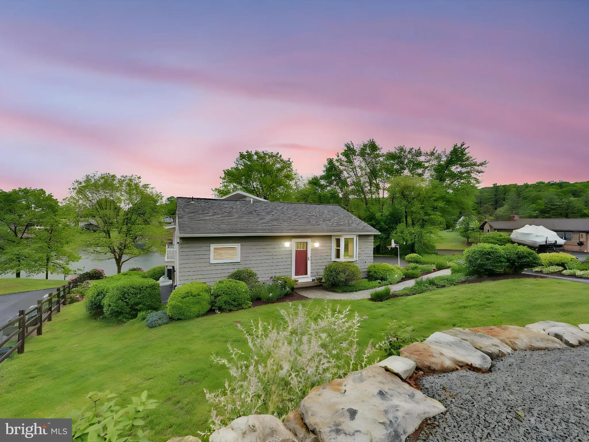 Auburn, Pennsylvania 17922, United States, 3 Bedrooms Bedrooms, ,3 BathroomsBathrooms,Residential,Pending,131015