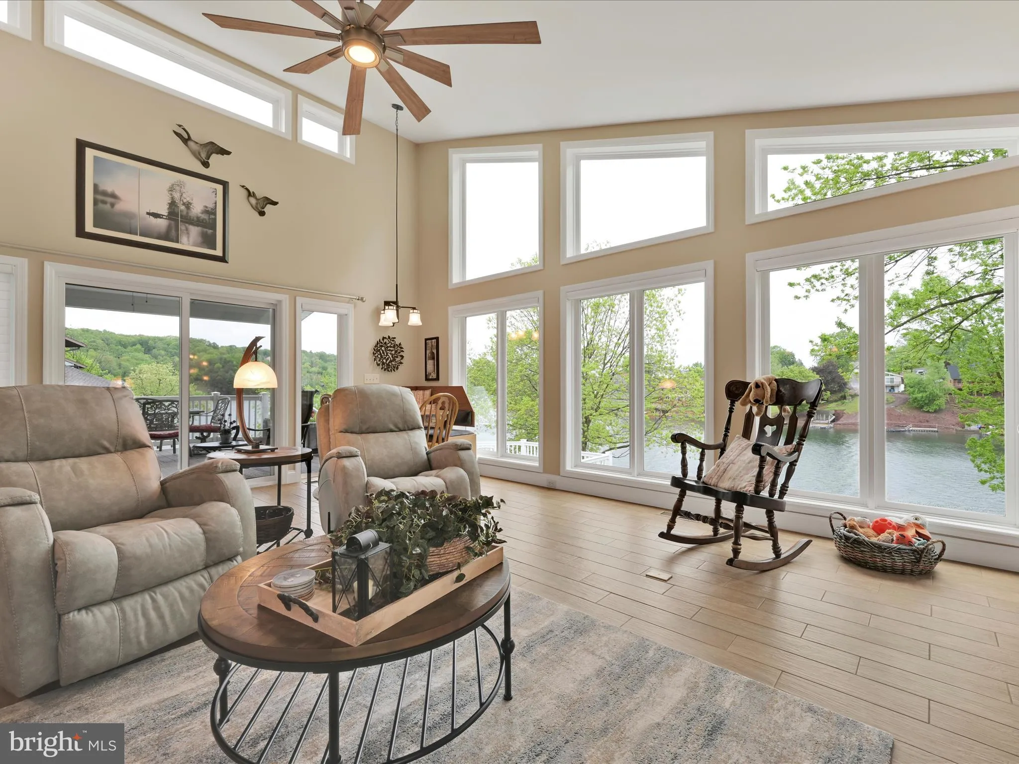 Auburn, Pennsylvania 17922, United States, 3 Bedrooms Bedrooms, ,3 BathroomsBathrooms,Residential,Pending,131015