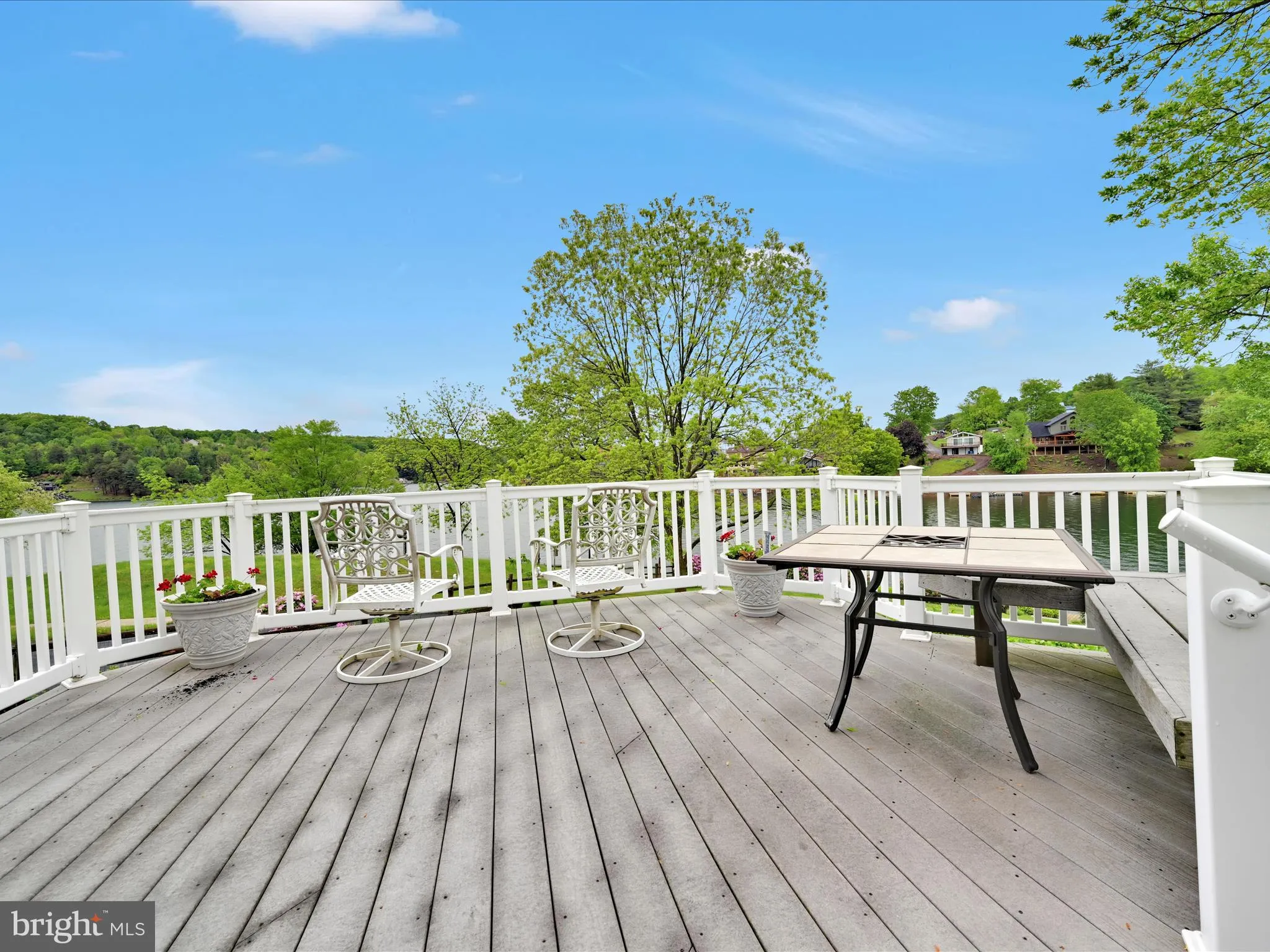 Auburn, Pennsylvania 17922, United States, 3 Bedrooms Bedrooms, ,3 BathroomsBathrooms,Residential,Pending,131015