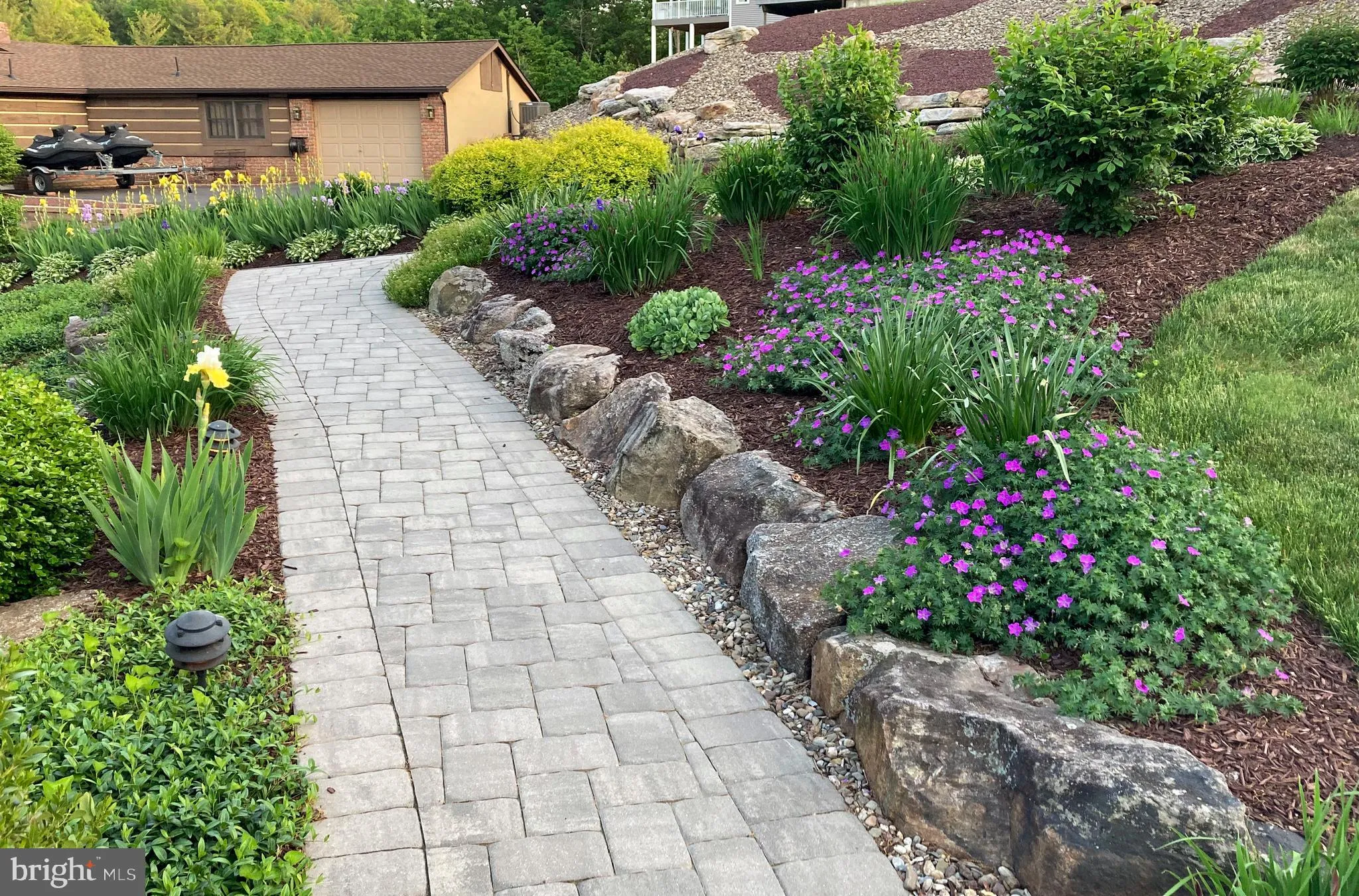 Auburn, Pennsylvania 17922, United States, 3 Bedrooms Bedrooms, ,3 BathroomsBathrooms,Residential,Pending,131015