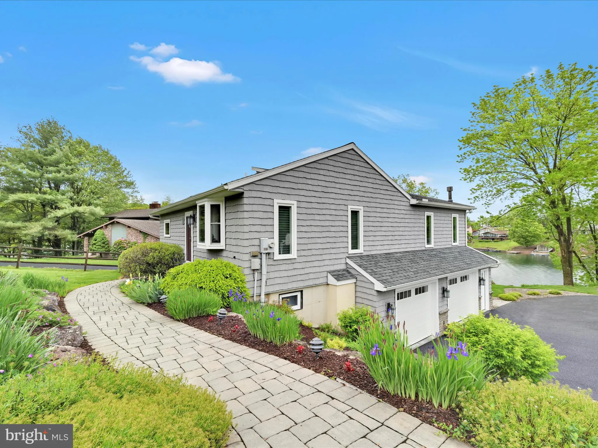 Auburn, Pennsylvania 17922, United States, 3 Bedrooms Bedrooms, ,3 BathroomsBathrooms,Residential,Pending,131015