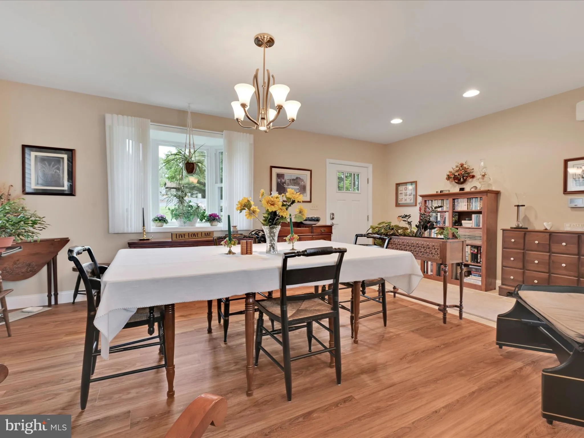 Auburn, Pennsylvania 17922, United States, 3 Bedrooms Bedrooms, ,3 BathroomsBathrooms,Residential,Pending,131015