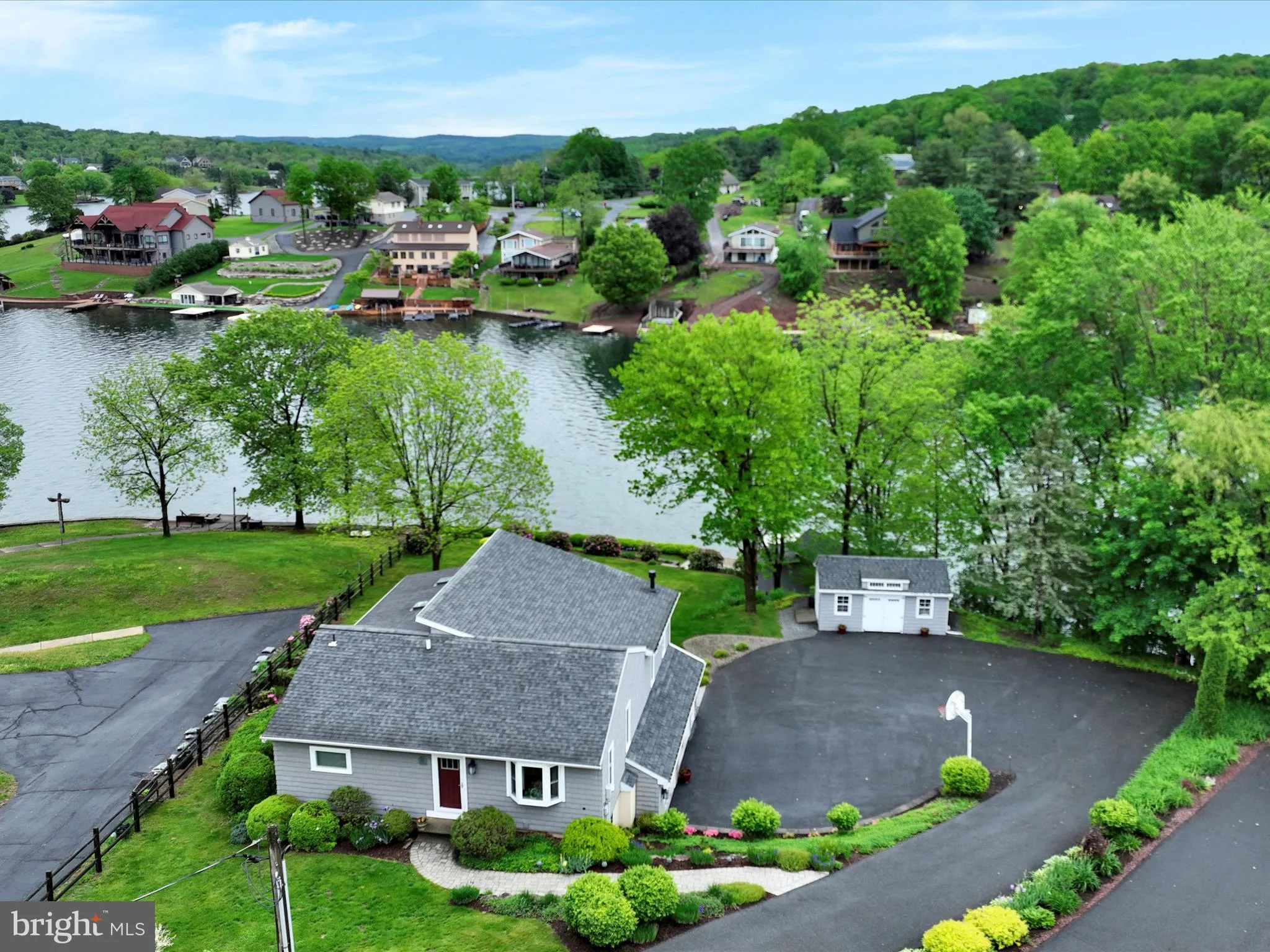Auburn, Pennsylvania 17922, United States, 3 Bedrooms Bedrooms, ,3 BathroomsBathrooms,Residential,Pending,131015