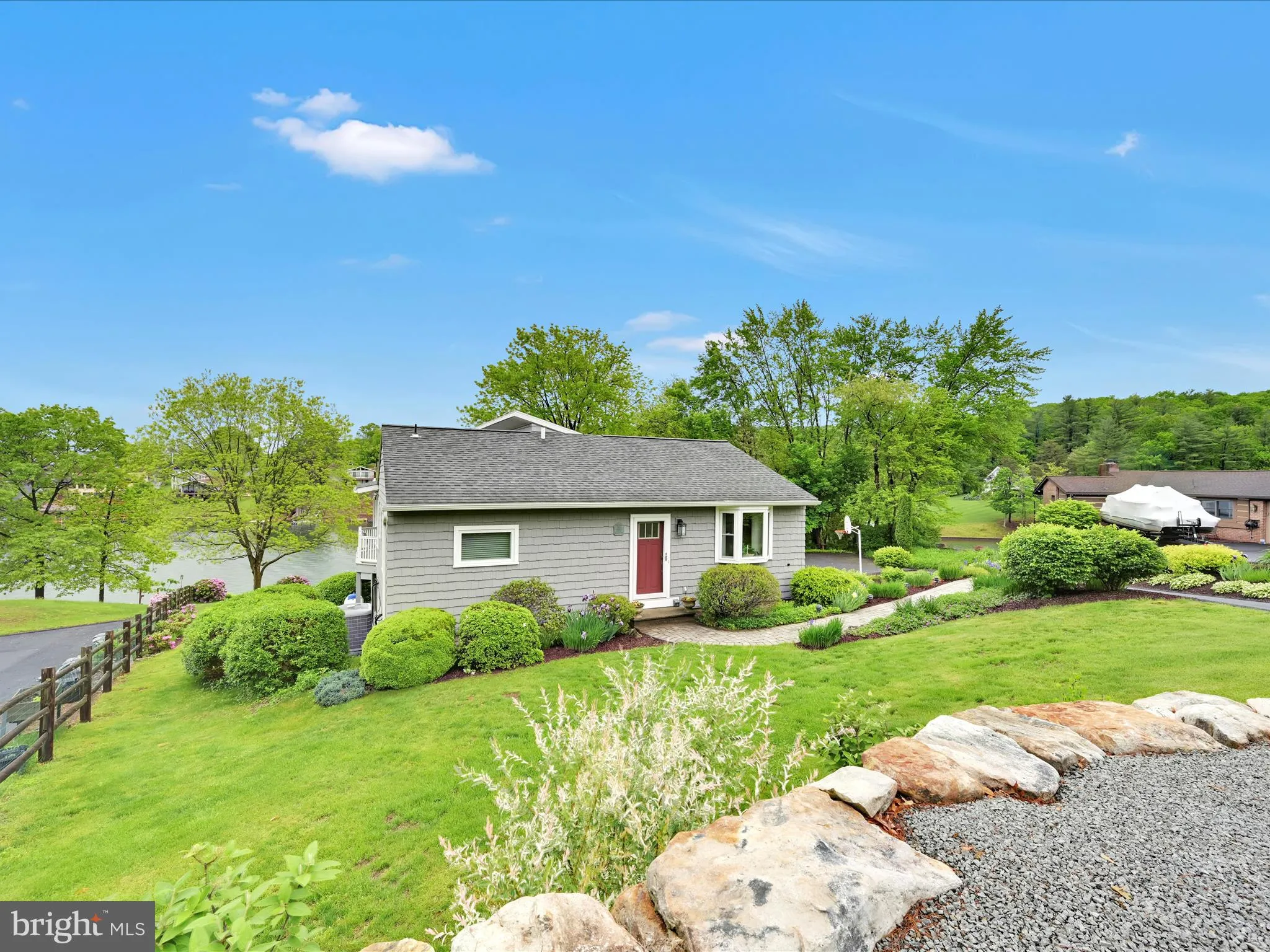 Auburn, Pennsylvania 17922, United States, 3 Bedrooms Bedrooms, ,3 BathroomsBathrooms,Residential,Pending,131015