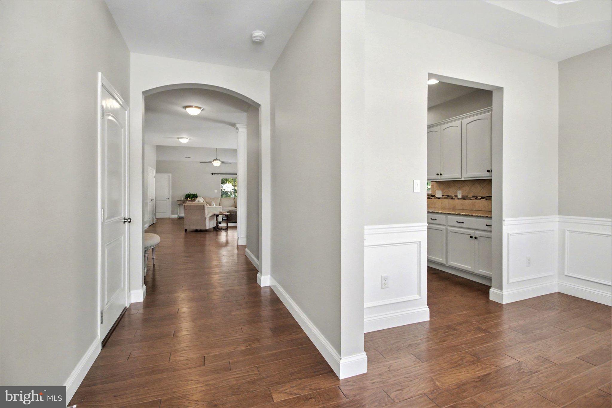 4305 STONELEIGH COURT