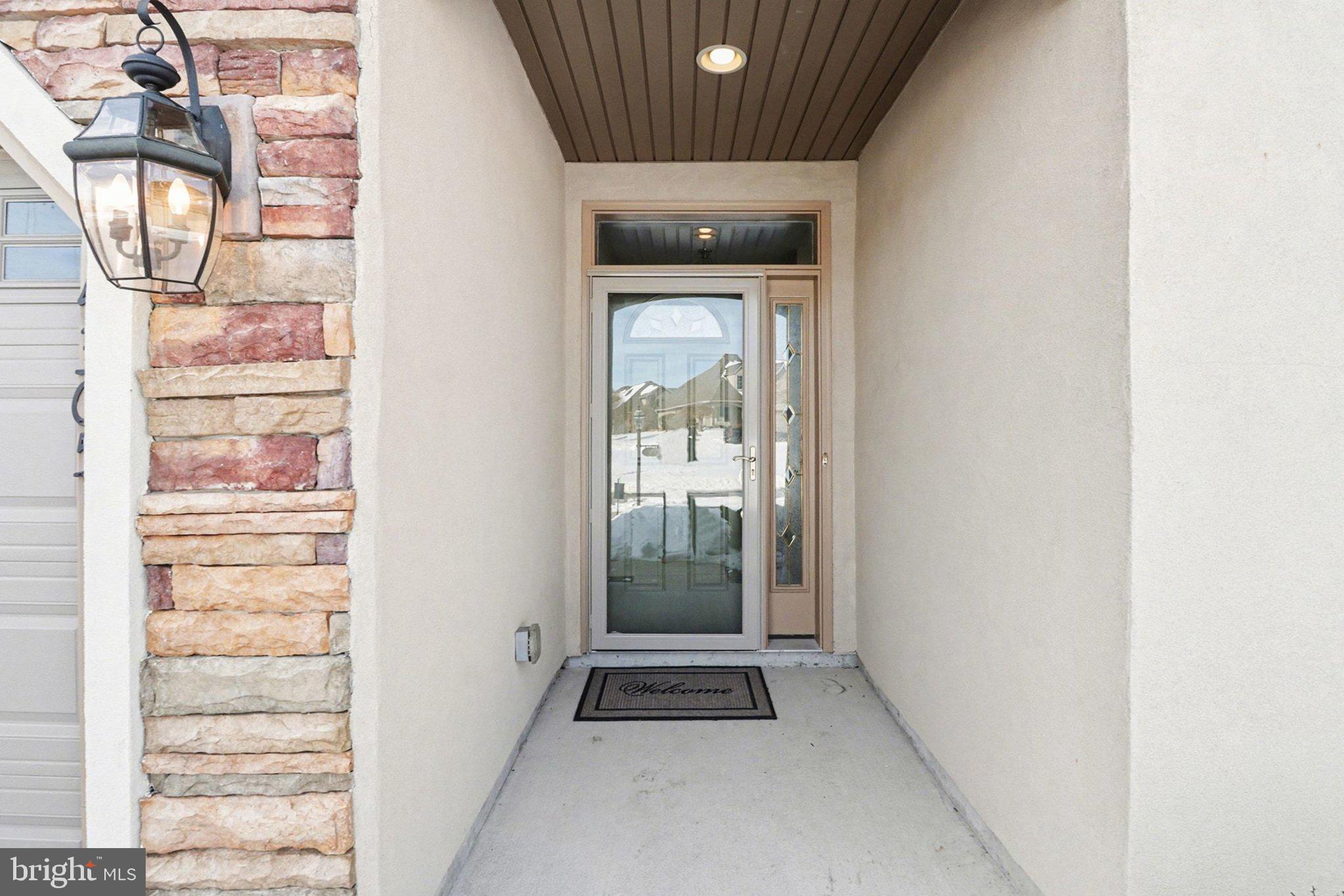 4305 STONELEIGH COURT