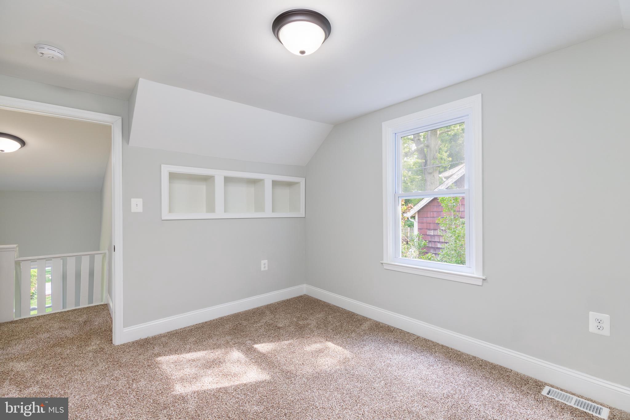 LAKE WALKER - Residential