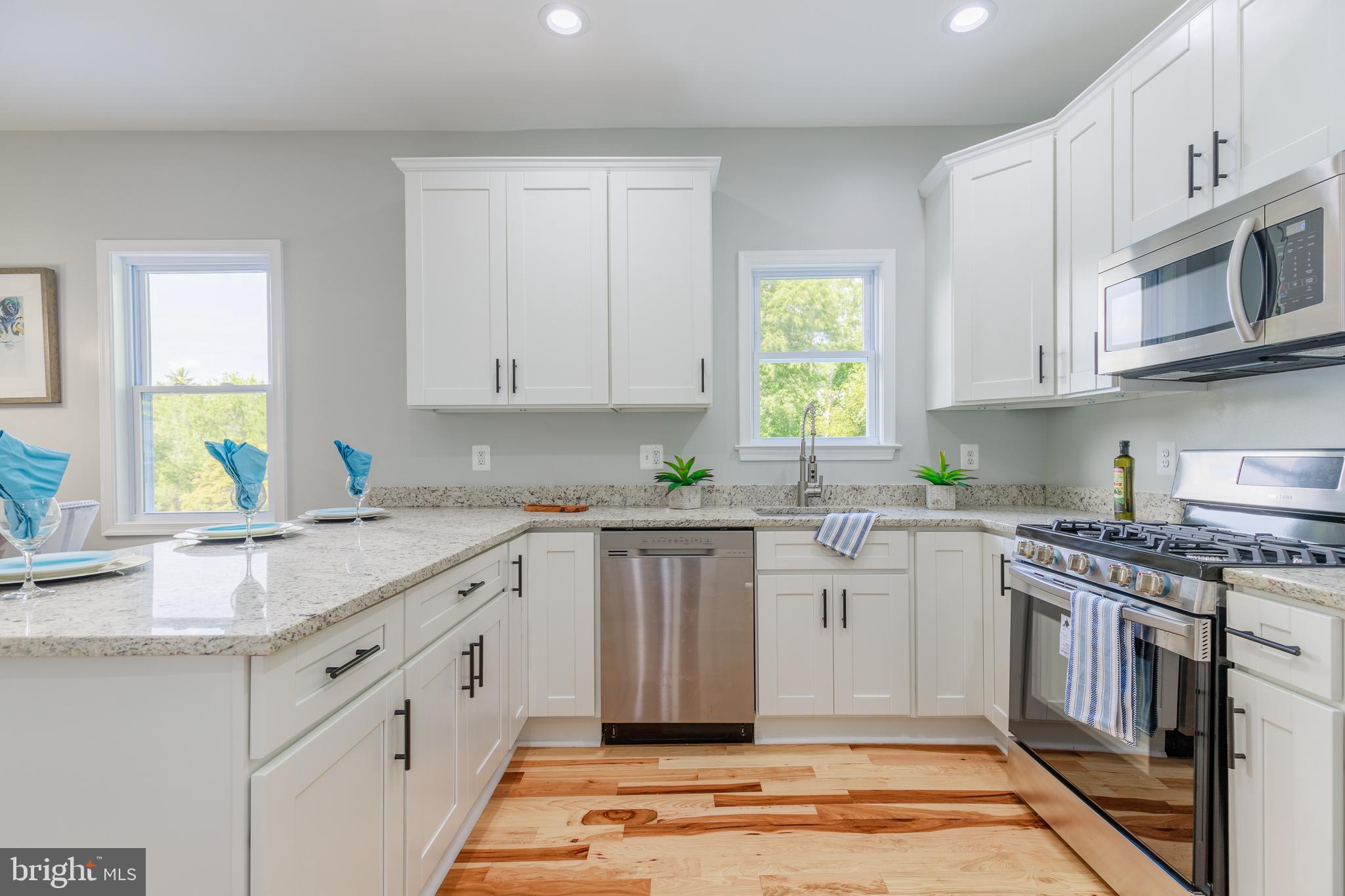 LAKE WALKER - Residential