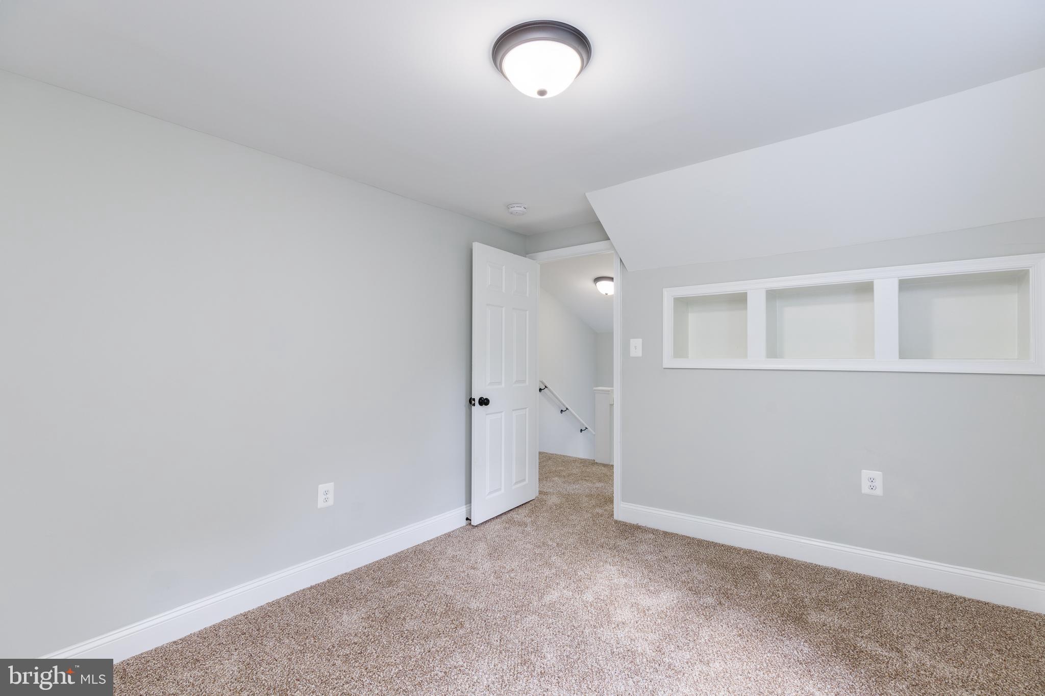 LAKE WALKER - Residential